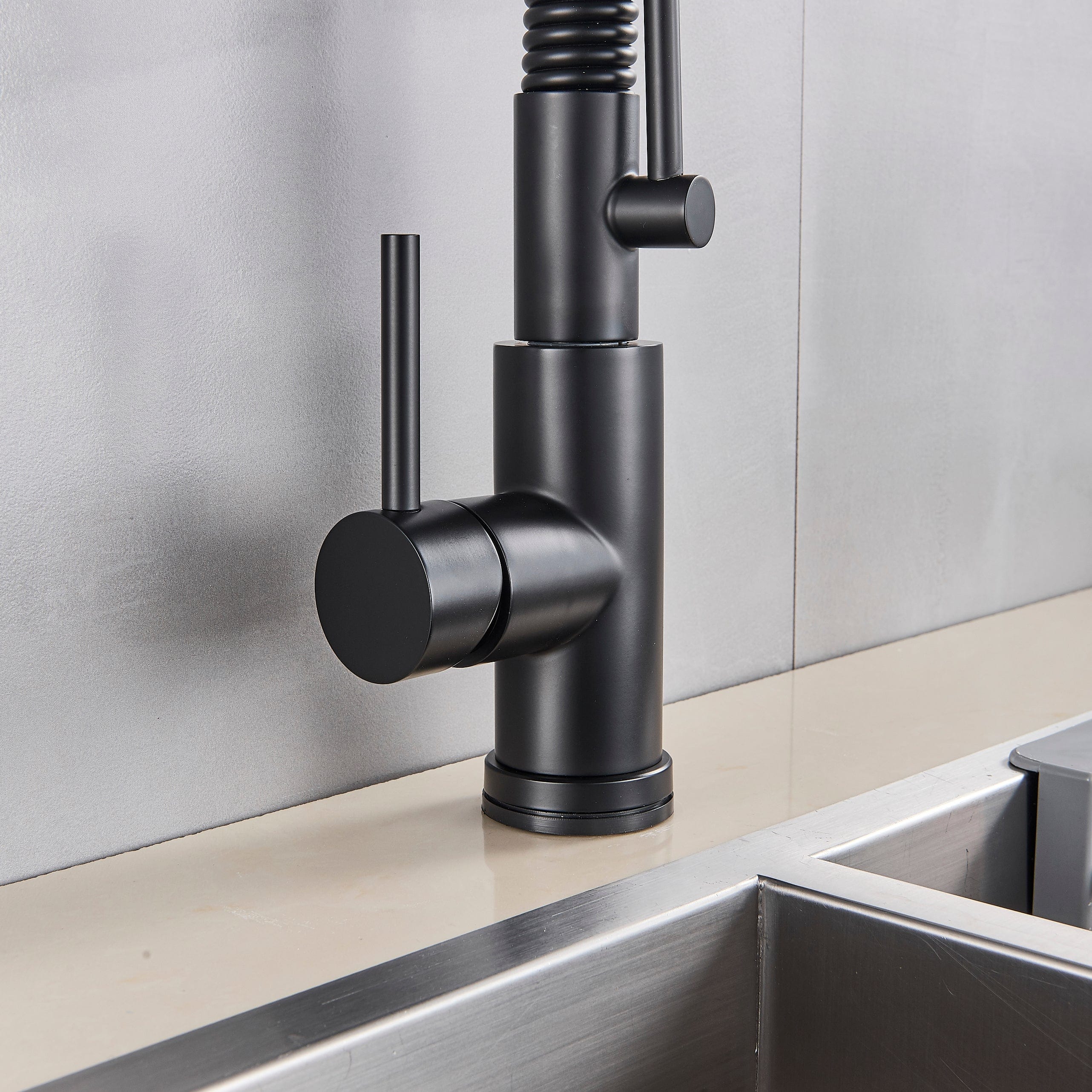 Bateria profesionala pentru bucatarie Heim Matte, cu 2 functii de curgere, dus extractibil, senzor tactil de pornire/oprire, negru mat, cod 1391