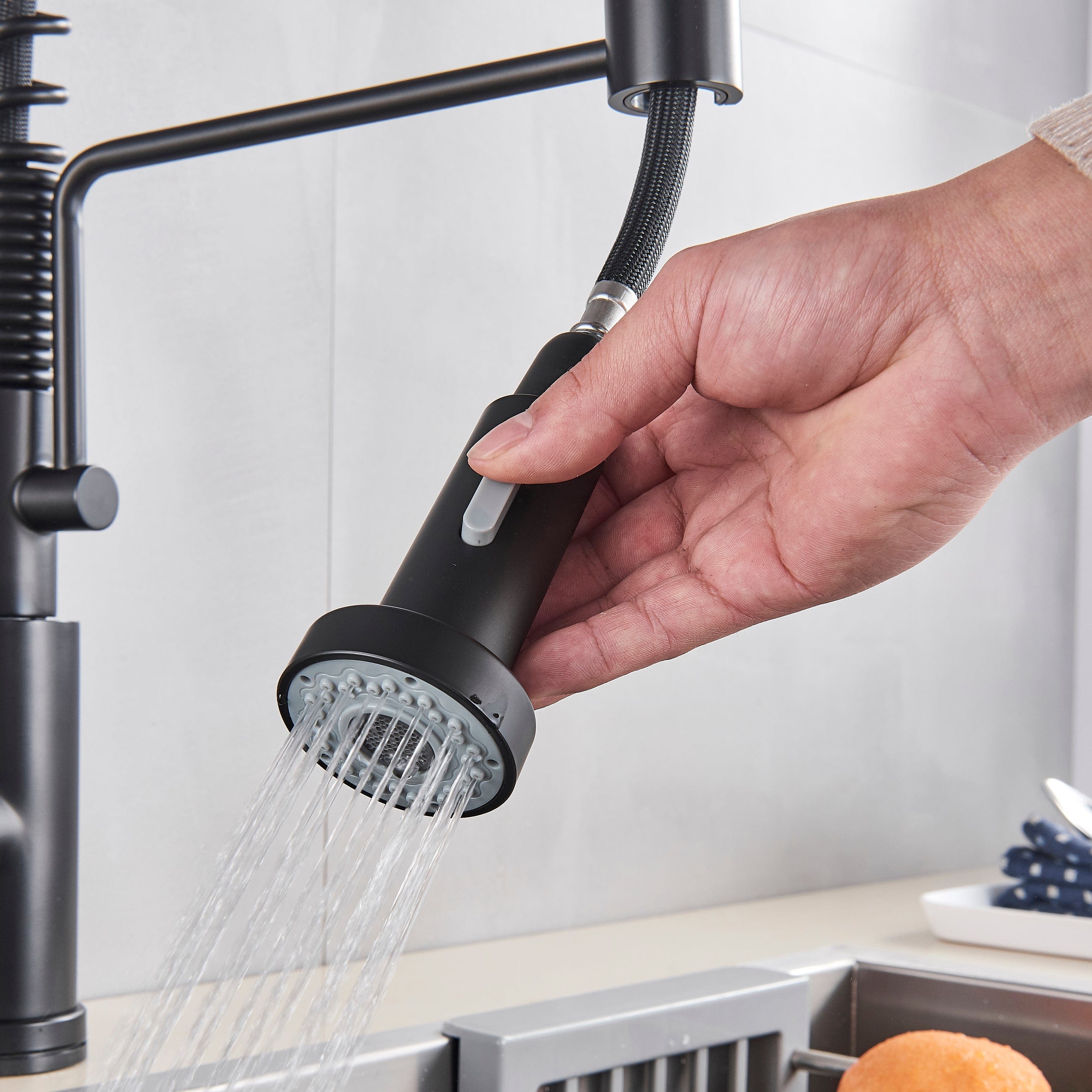 Bateria profesionala pentru bucatarie Heim Matte, cu 2 functii de curgere, dus extractibil, senzor tactil de pornire/oprire, negru mat, cod 1391