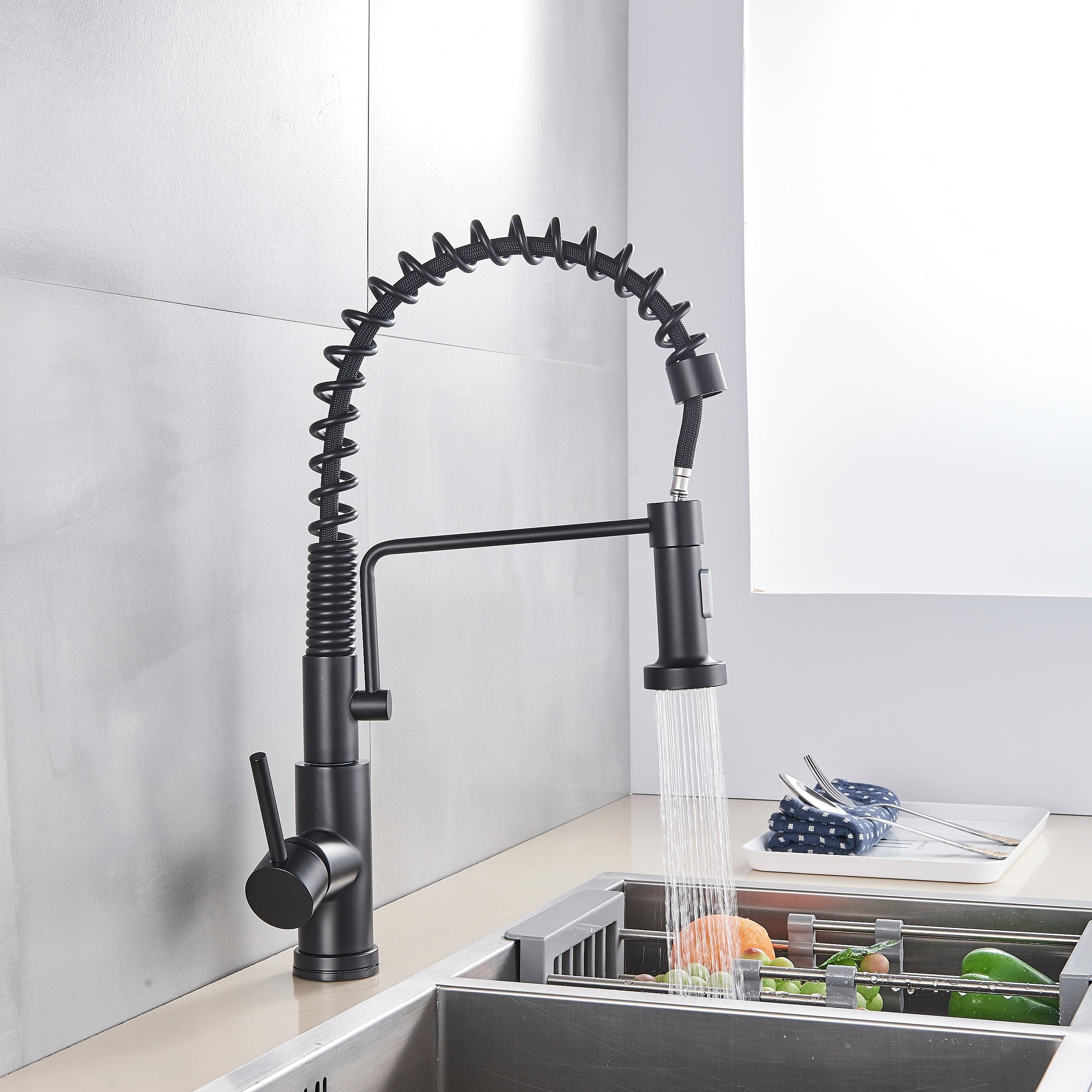 Bateria profesionala pentru bucatarie Heim Matte, cu 2 functii de curgere, dus extractibil, senzor tactil de pornire/oprire, negru mat, cod 1391