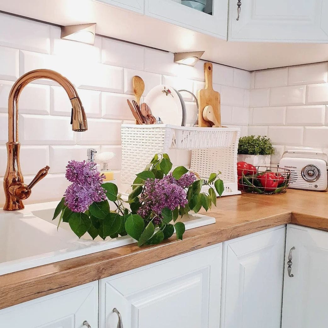 Baterie bucatarie culoare cupru, cu dus extractibil si 2 functii de curgere a apei, cod 1272