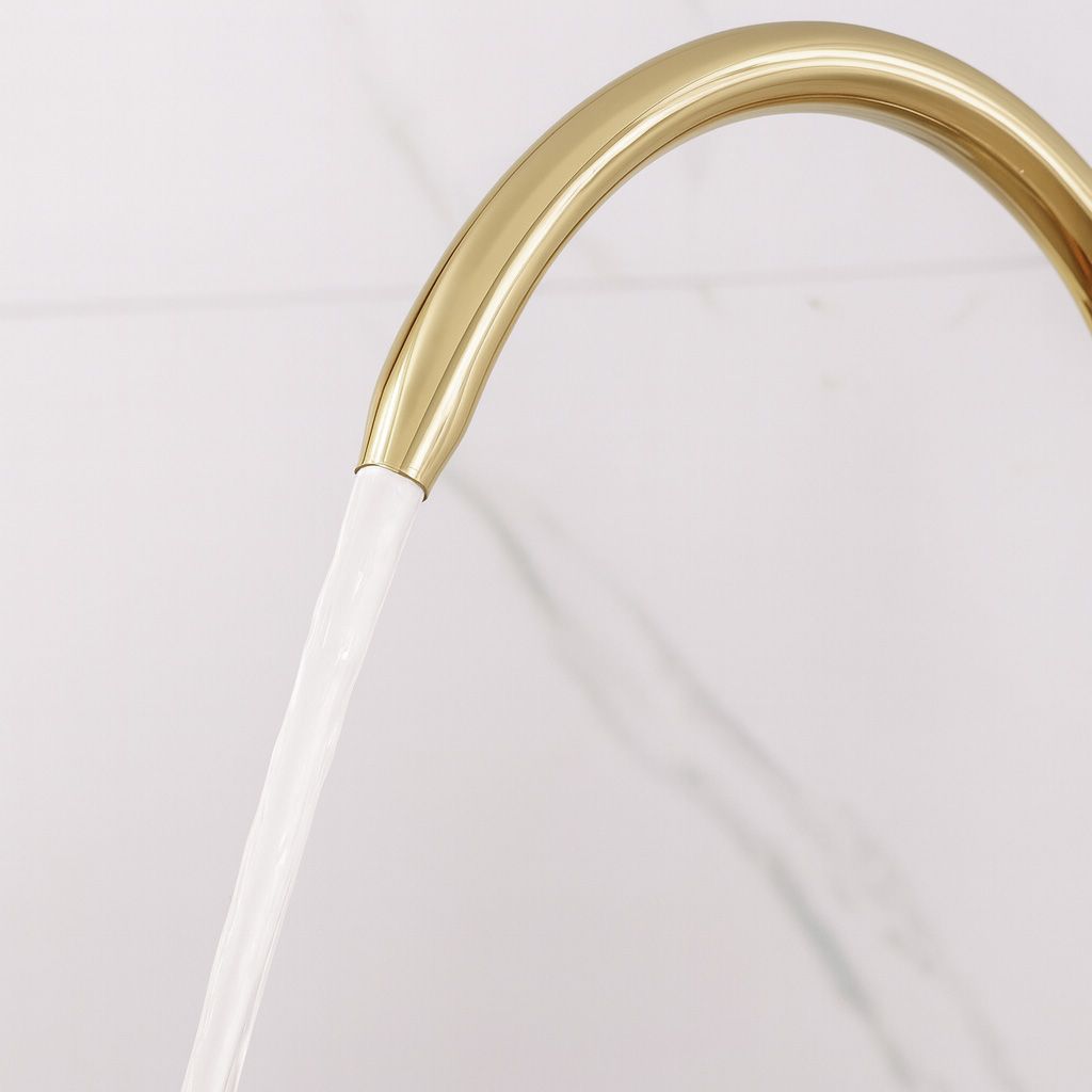 Baterie bucatarie Rea Eco Fresh, cu 3 cai pentru filtru de purificare si dus extractibil, auriu lucios