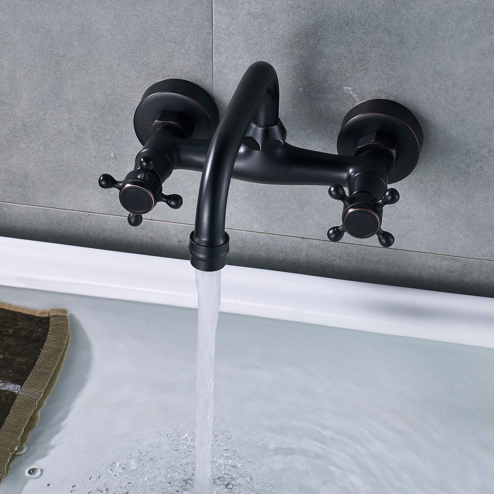 Baterie cu montare pe perete in stil victorian, cu doua manere, negru mat, cod 1294