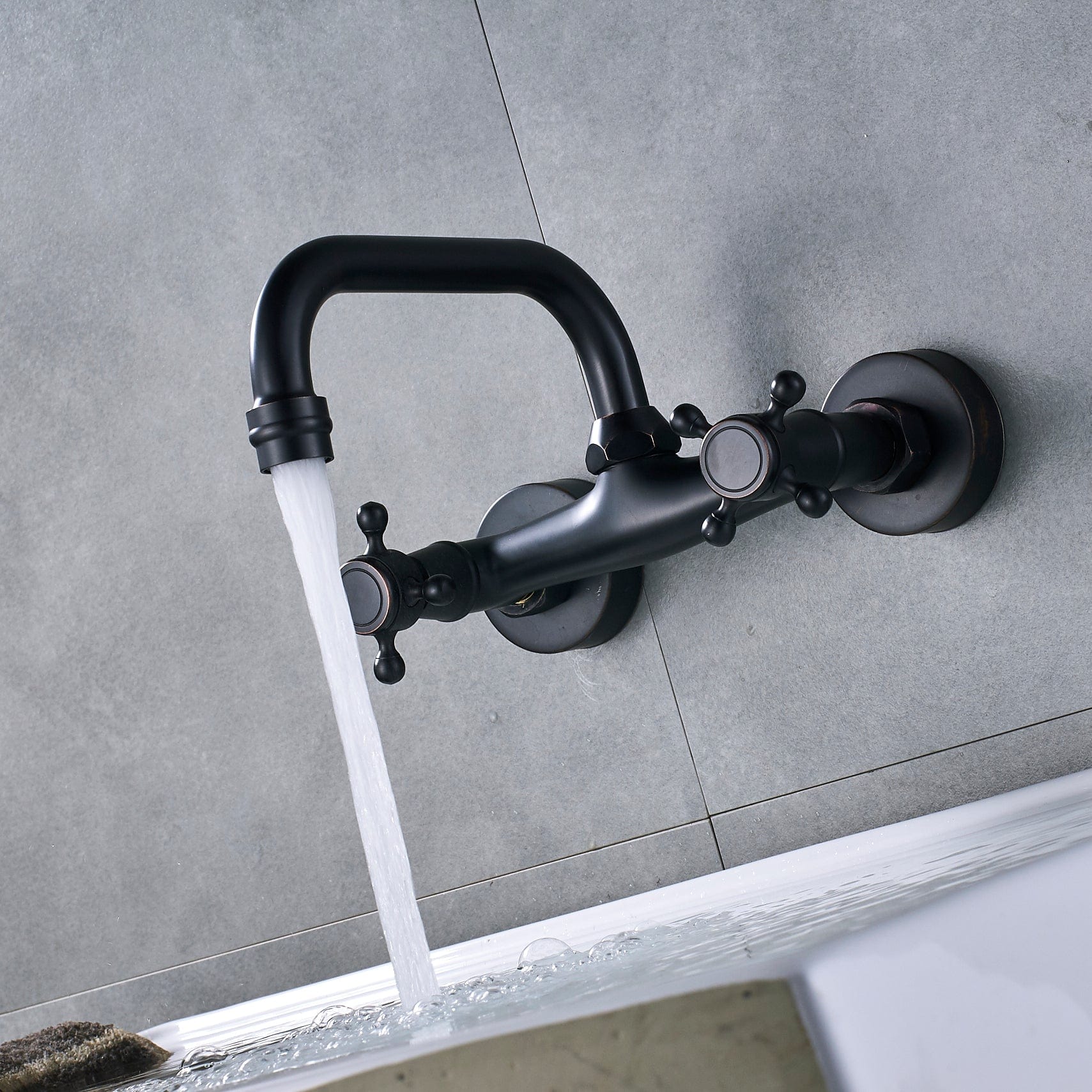 Baterie cu montare pe perete in stil victorian, cu doua manere, negru mat, cod 1294