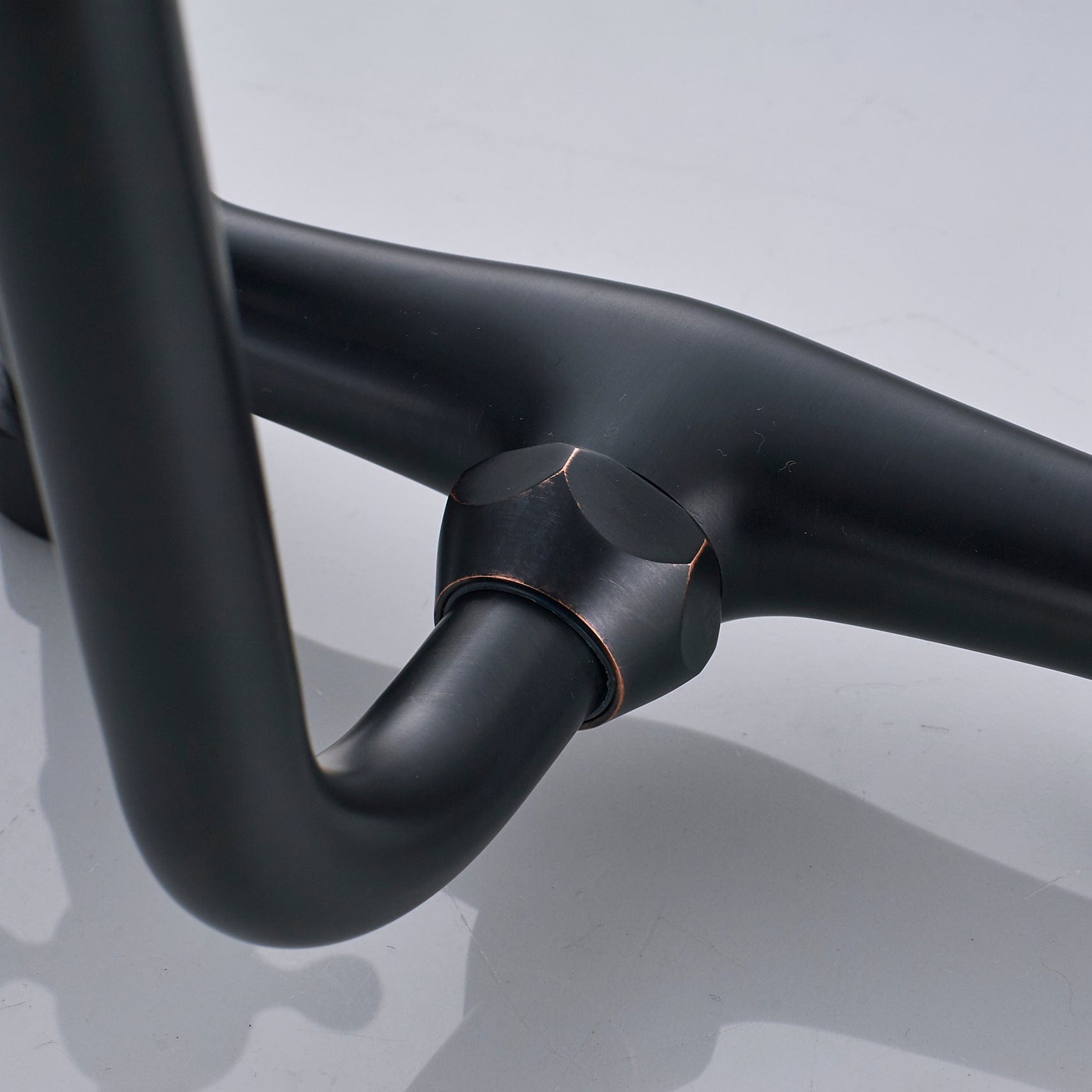 Baterie cu montare pe perete in stil victorian, cu doua manere, negru mat, cod 1294