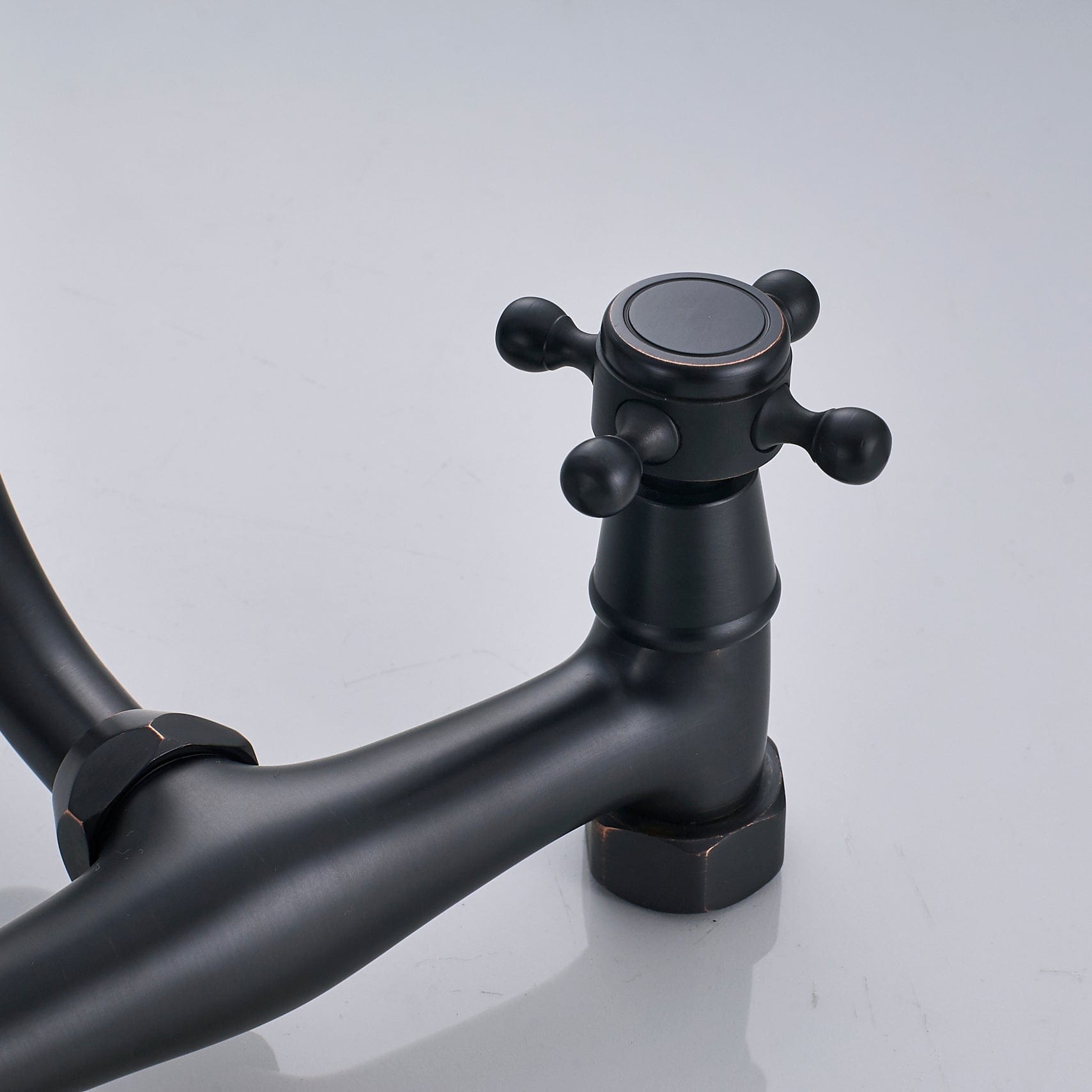 Baterie cu montare pe perete in stil victorian, cu doua manere, negru mat, cod 1294