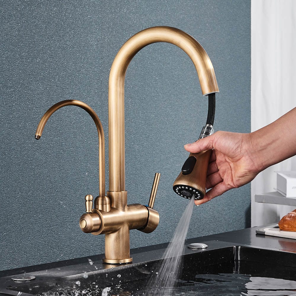 Baterie de bucatarie cu 3 căi, auriu antichizat, cu 2 funcții de curgere și duș extractibil, cod 1493