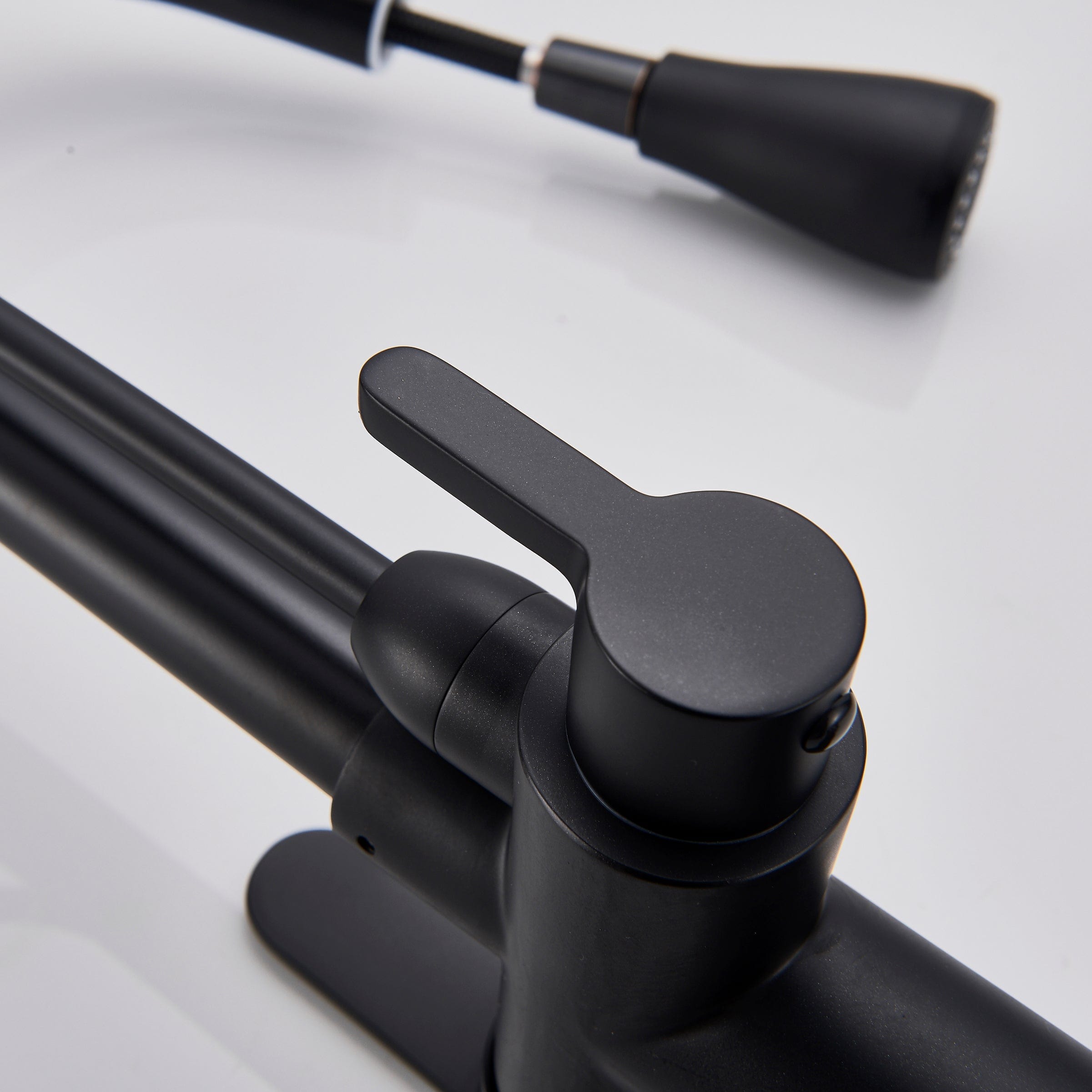 Baterie de bucatarie cu 3 căi, negru mat, cu 2 funcții de curgere și duș extractibil, cod 1381