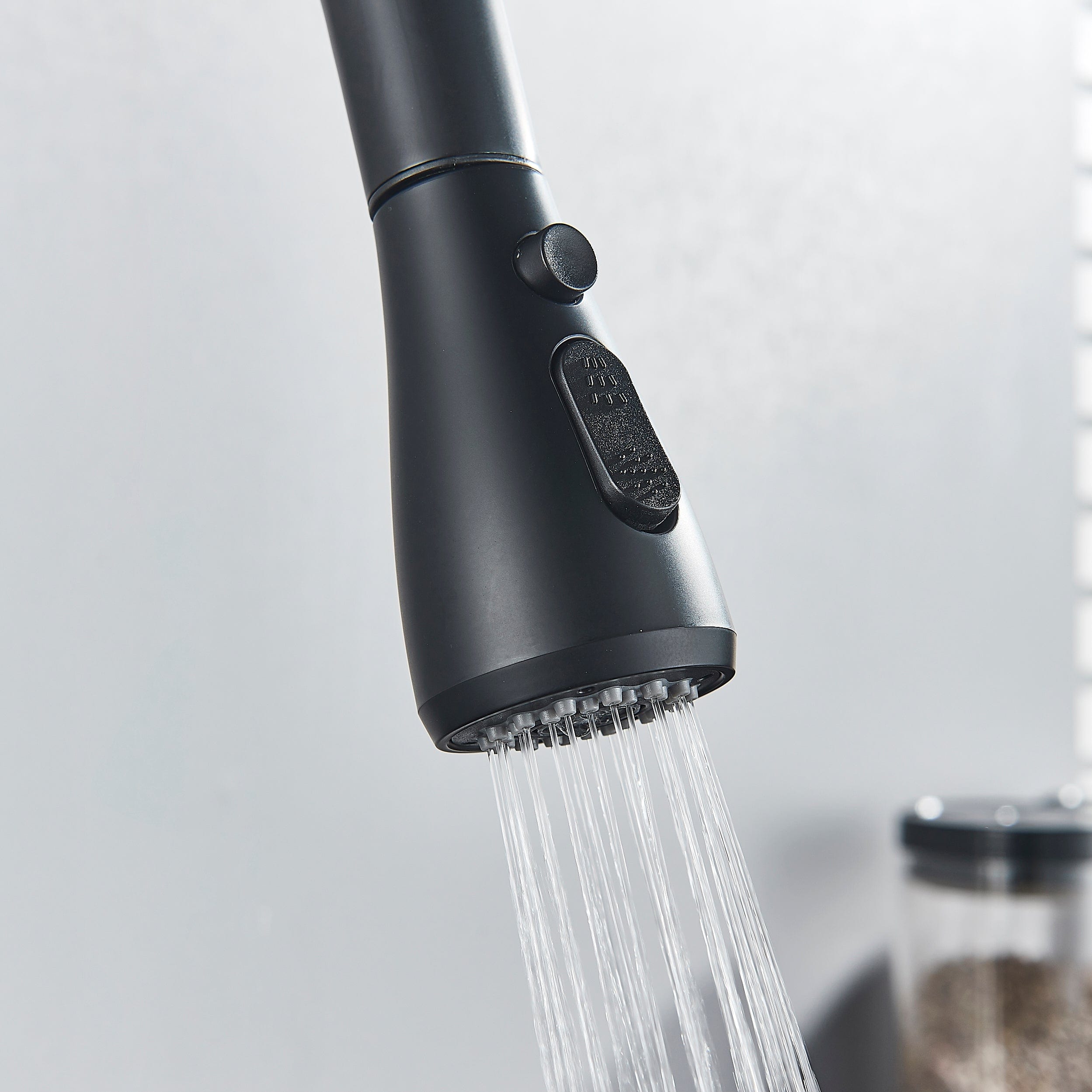 Baterie de bucatarie Kochen Matte, negru mat, cu 2 functii de curgere si dus extractibil, cod 1382