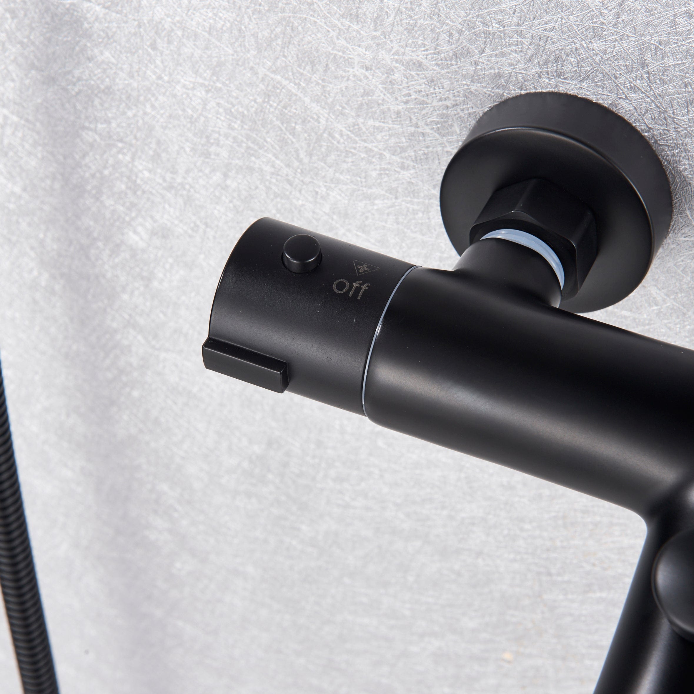 Baterie de cada cu termostat si dus de mana, finisaj negru mat, cod 1327