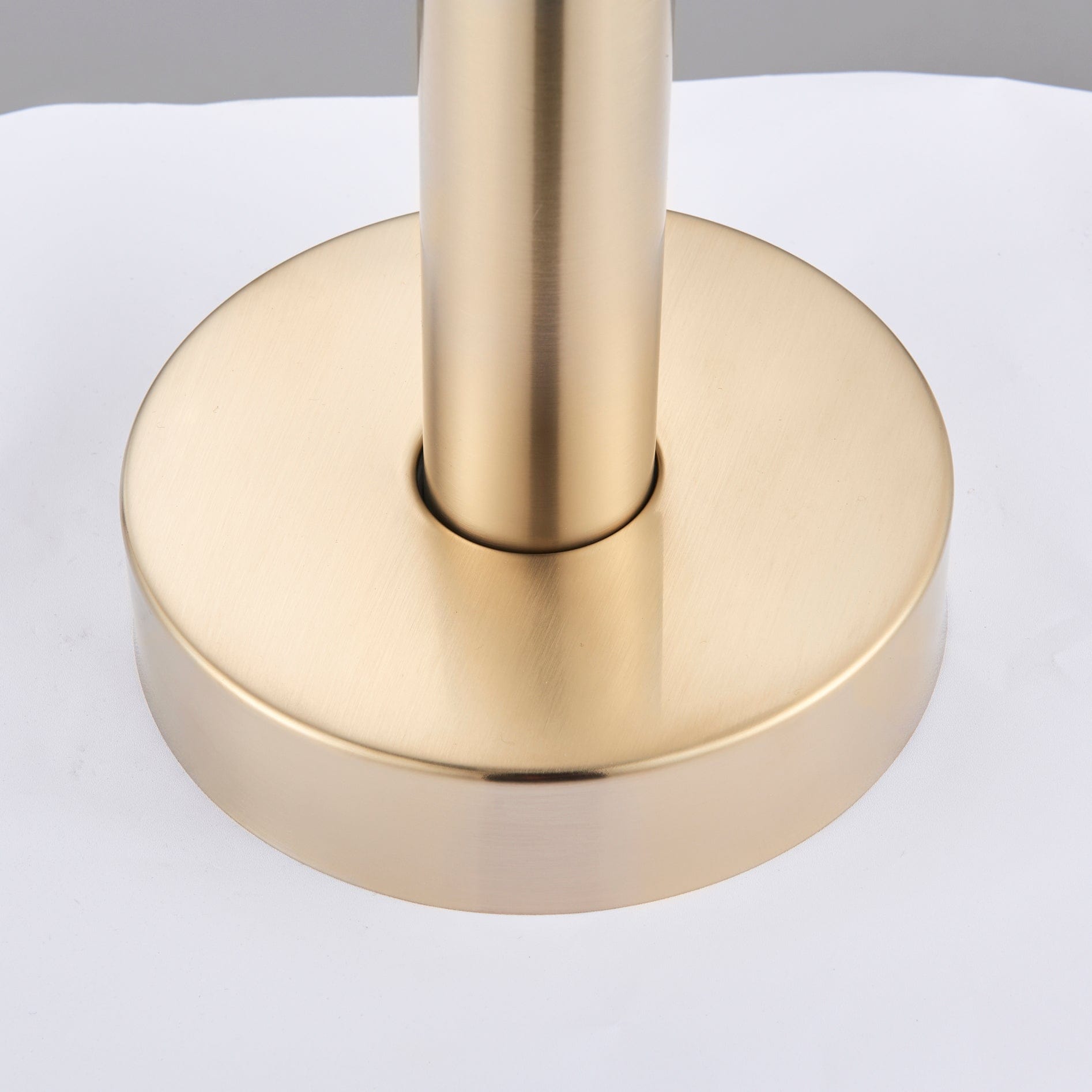 Baterie de podea cu cadru rotund si rotire 360 grade, auriu nichelat, cod 1328