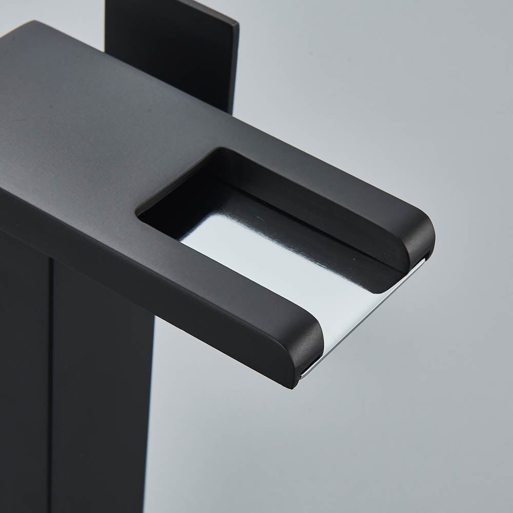 Baterie lavoar cu led, tip cascada, negru mat, cod 1489