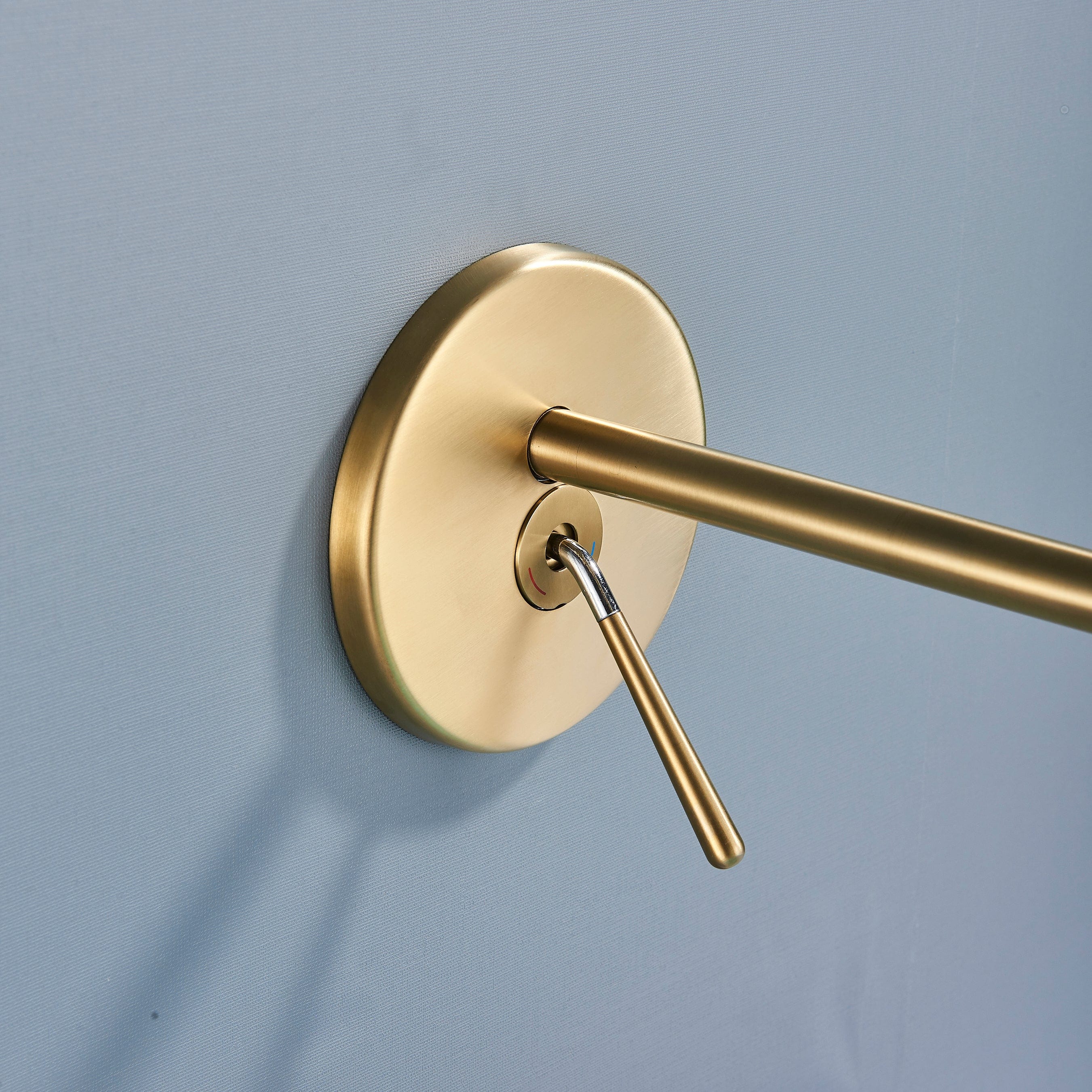 Baterie lavoar cu montare in perete, auriu nichelat, cod 1330