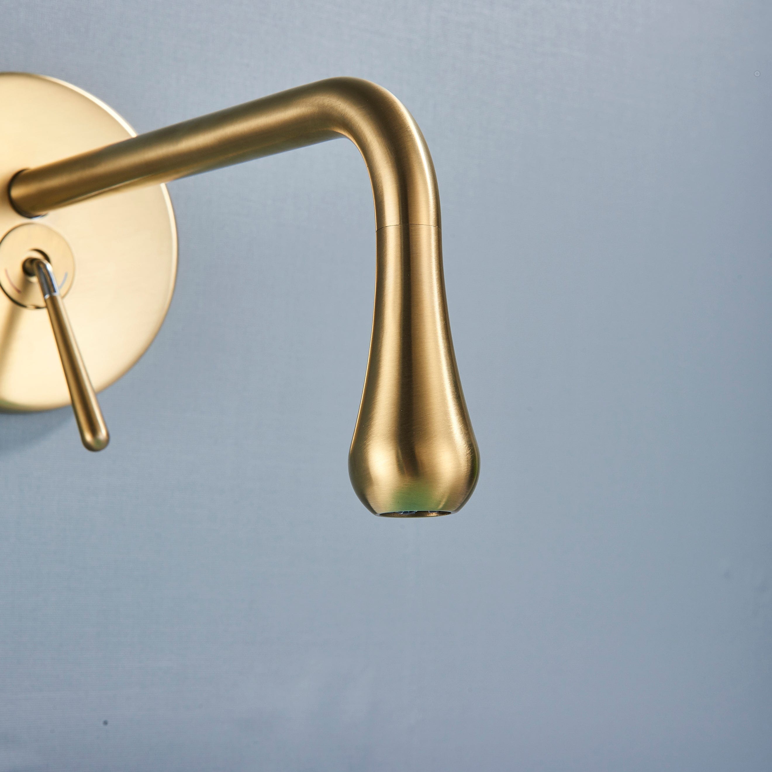 Baterie lavoar cu montare in perete, auriu nichelat, cod 1330