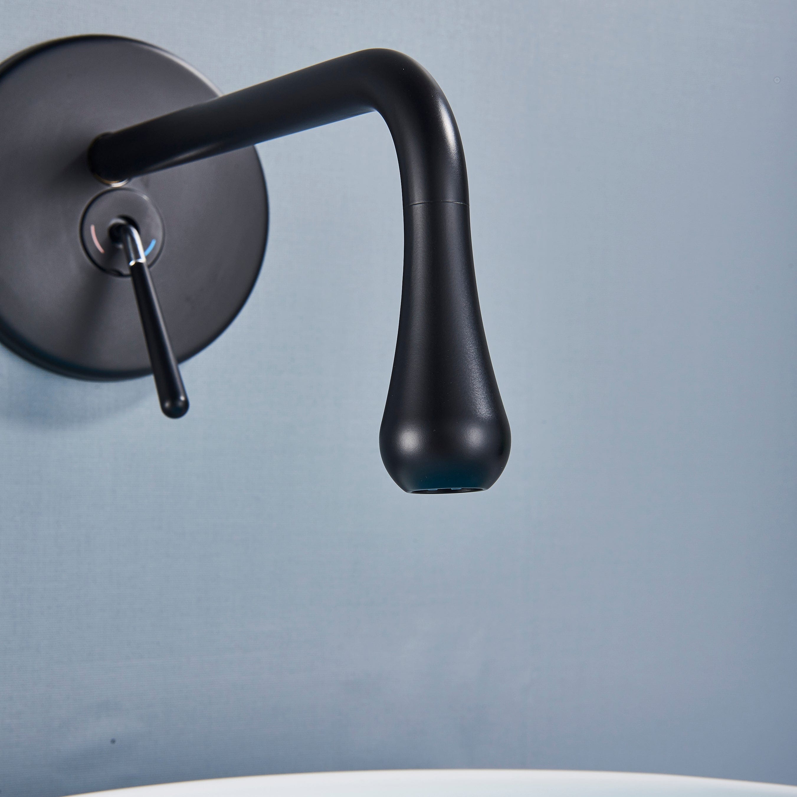 Baterie lavoar cu montare in perete, negru mat, cod 1331