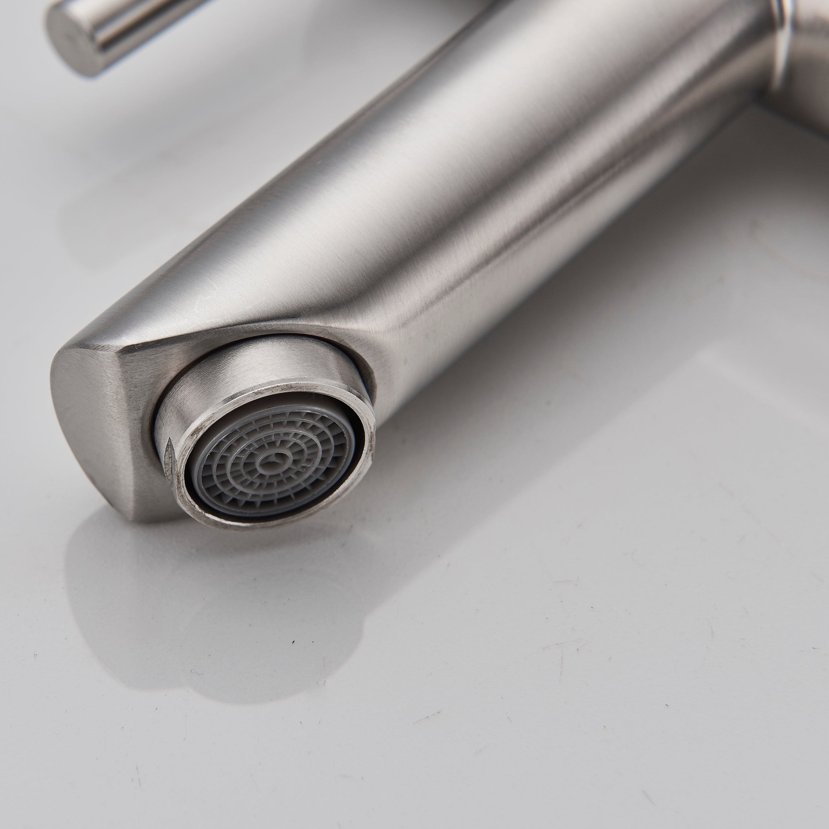 Baterie lavoar cu montare pe chiuveta, argintiu nichelat, cod 1281