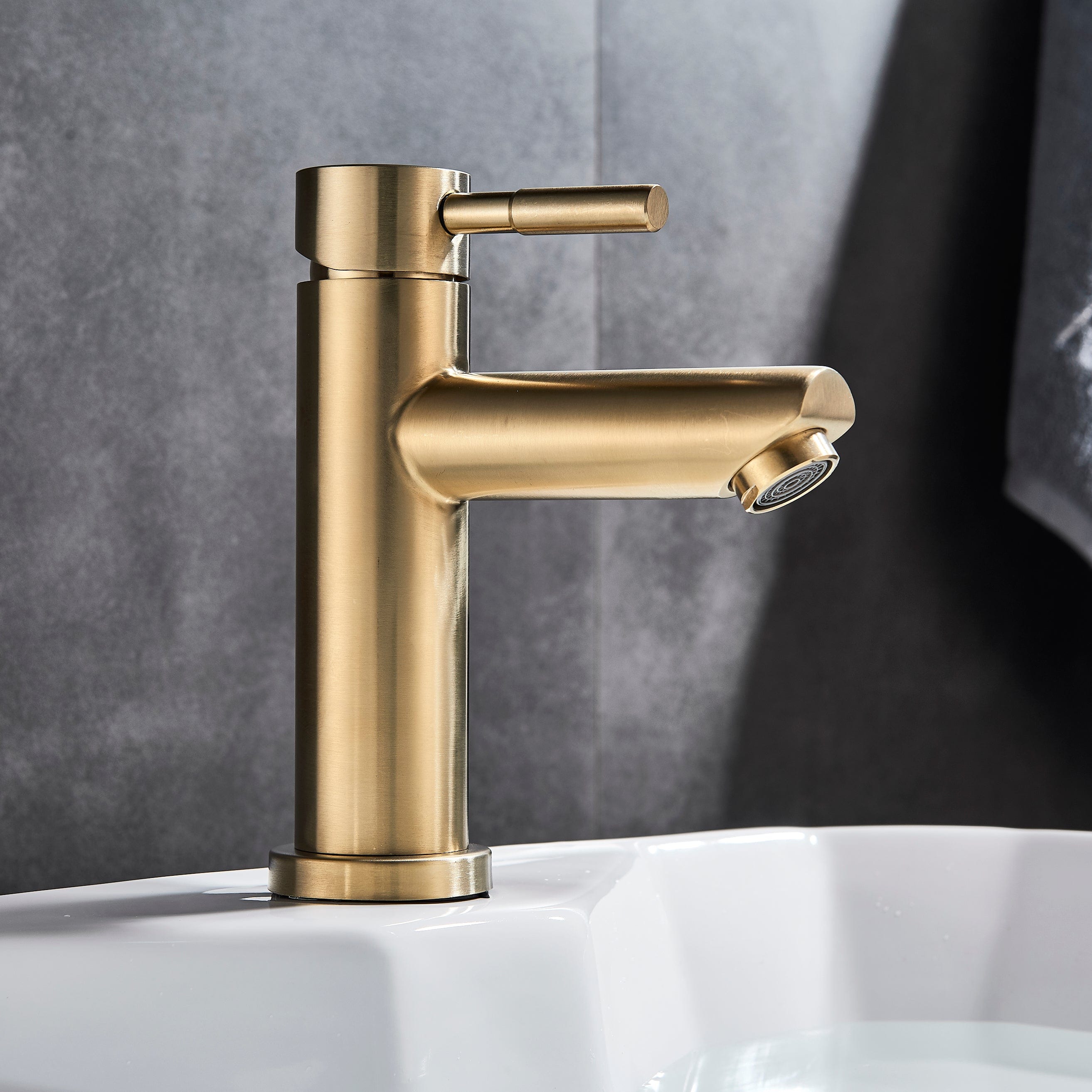 Baterie lavoar cu montare pe chiuveta, auriu nichelat, cod 1282