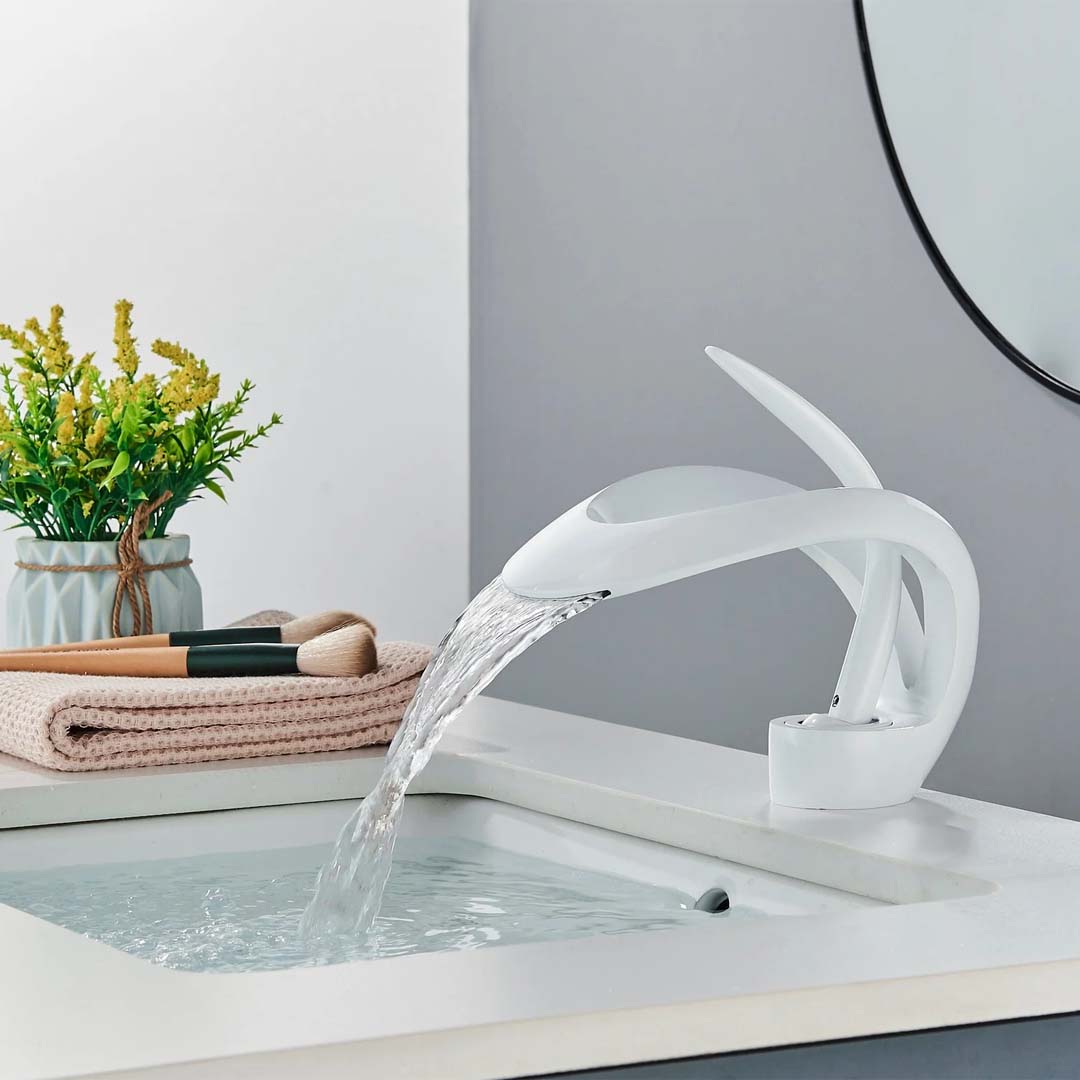 Baterie lavoar cu un singur maner si orificiu, tip cascada, alb lucios, cod 1637