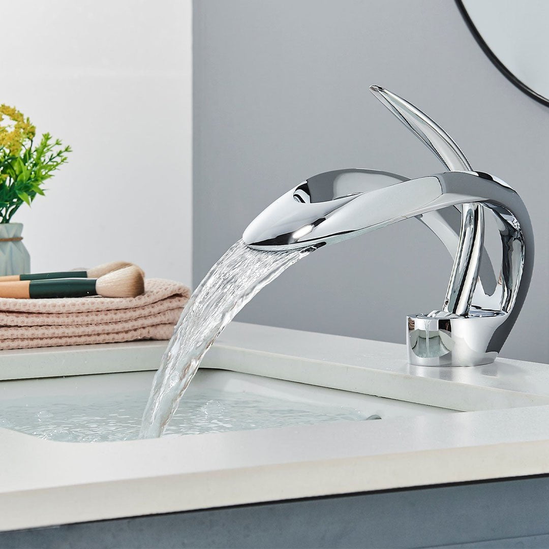 Baterie lavoar cu un singur maner si orificiu, tip cascada, argintiu lucios, cod 1636