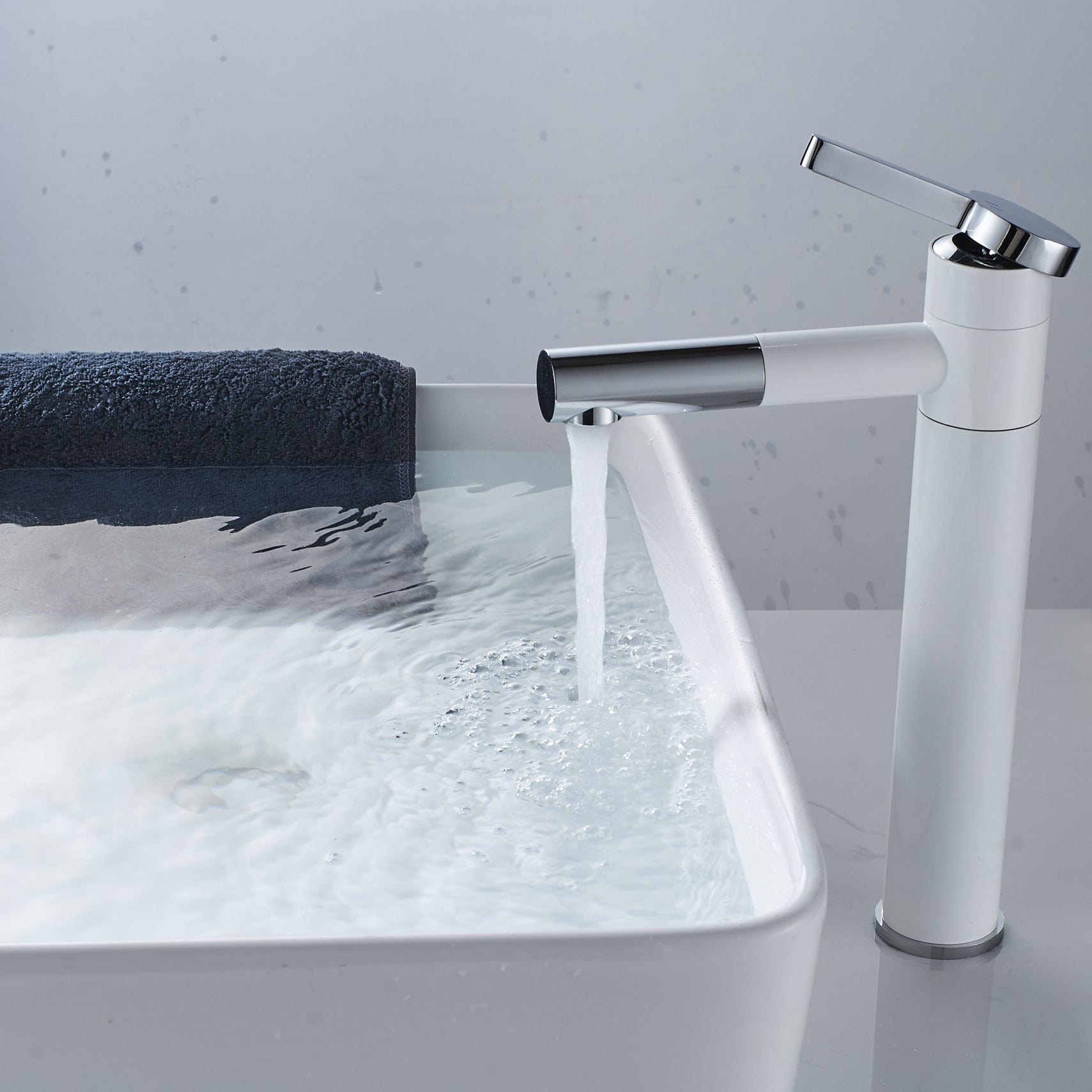 Baterie lavoar, din alama cu montare in blat, alb si cromat, cod 1295