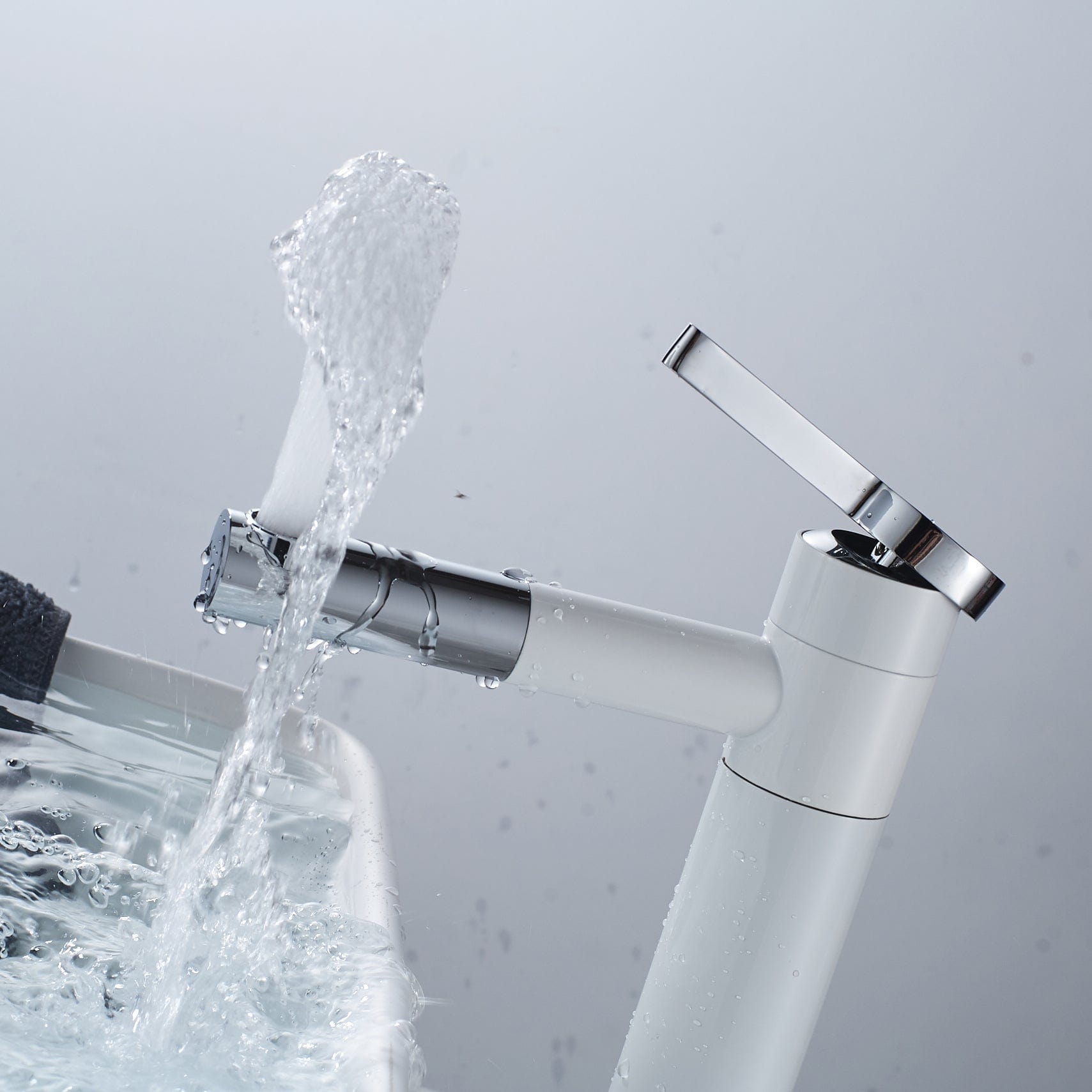 Baterie lavoar, din alama cu montare in blat, alb si cromat, cod 1295