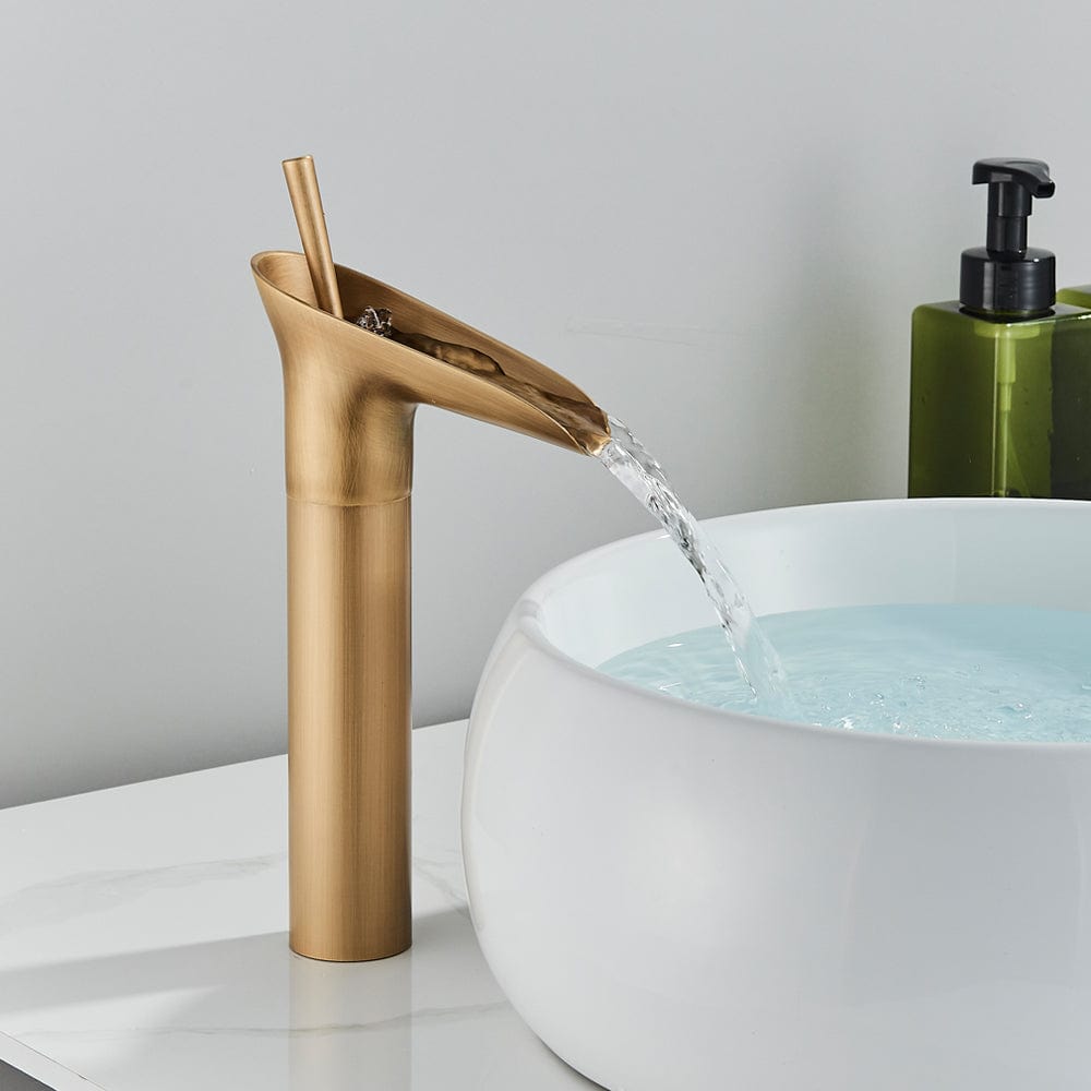 Baterie lavoar din alama, tip cascada, auriu antichizat, cod 1305