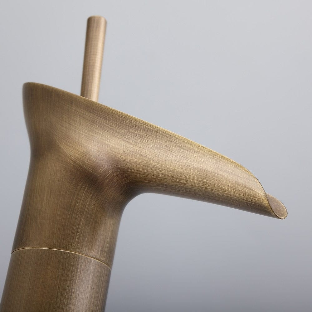 Baterie lavoar din alama, tip cascada, auriu antichizat, cod 1305