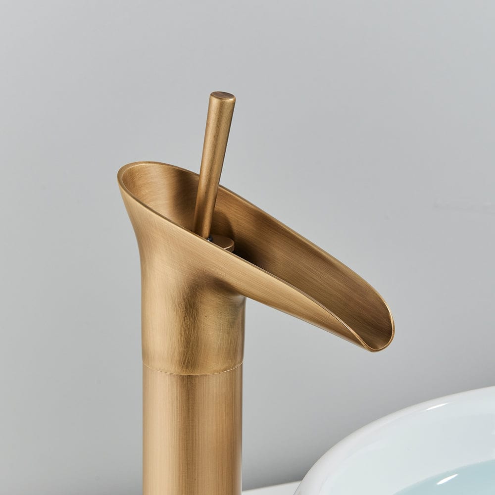 Baterie lavoar din alama, tip cascada, auriu antichizat, cod 1305