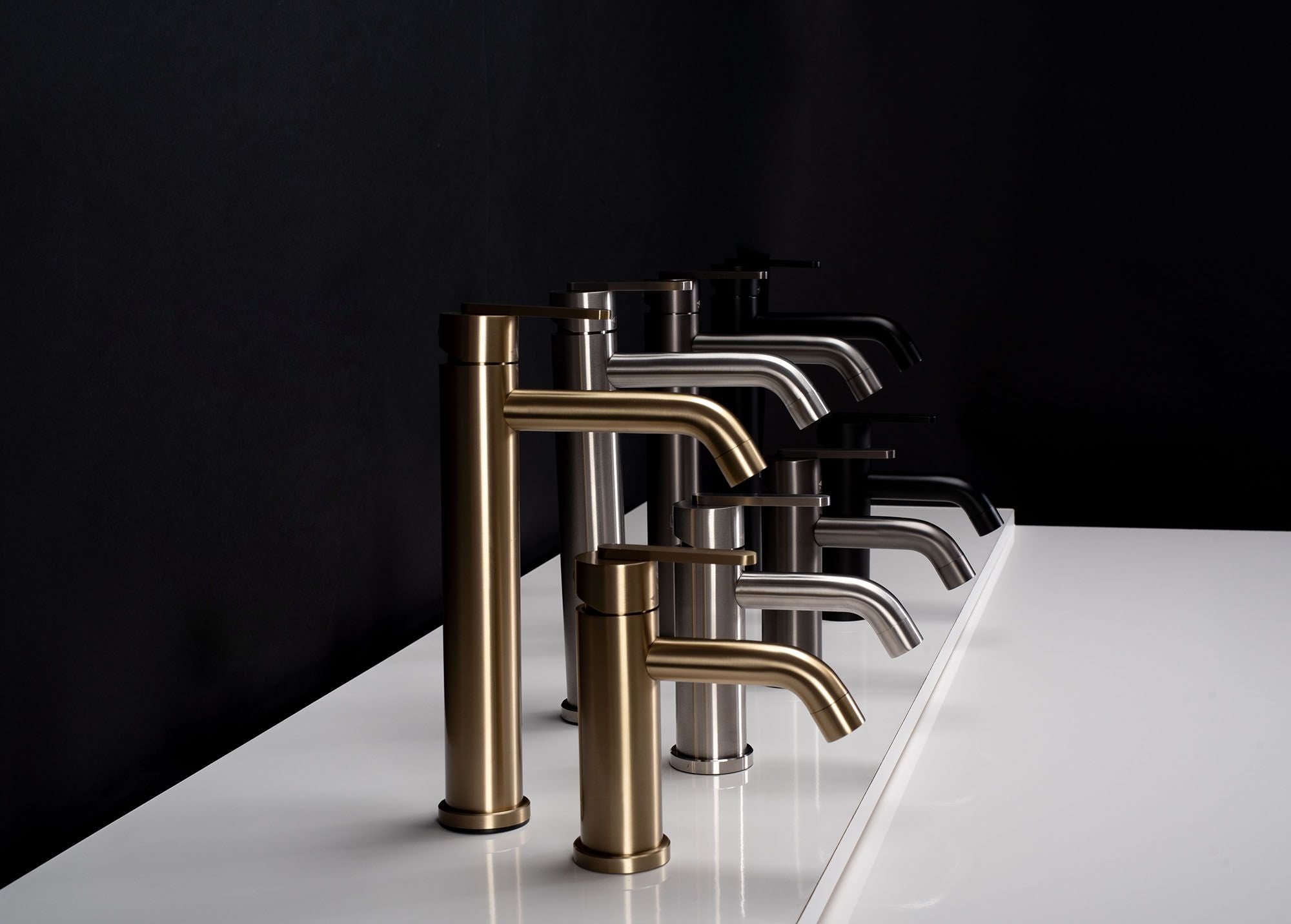 Baterie lavoar Rea Ontario, negru mat, inalta