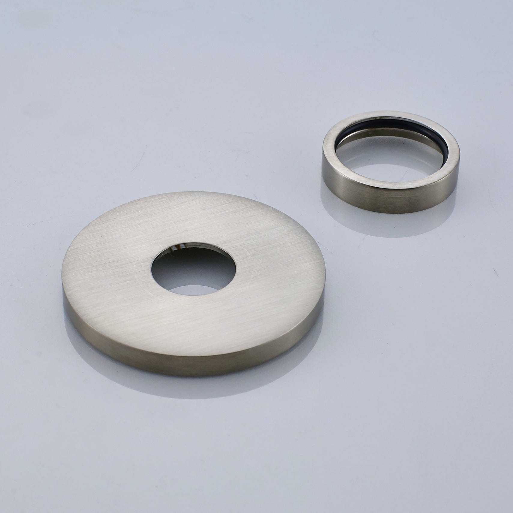 Baterie pentru aragaz din otel masiv, cu montare pe perete si cu brat pliabil, arginitiu nichelat (semilucios), cod 1299