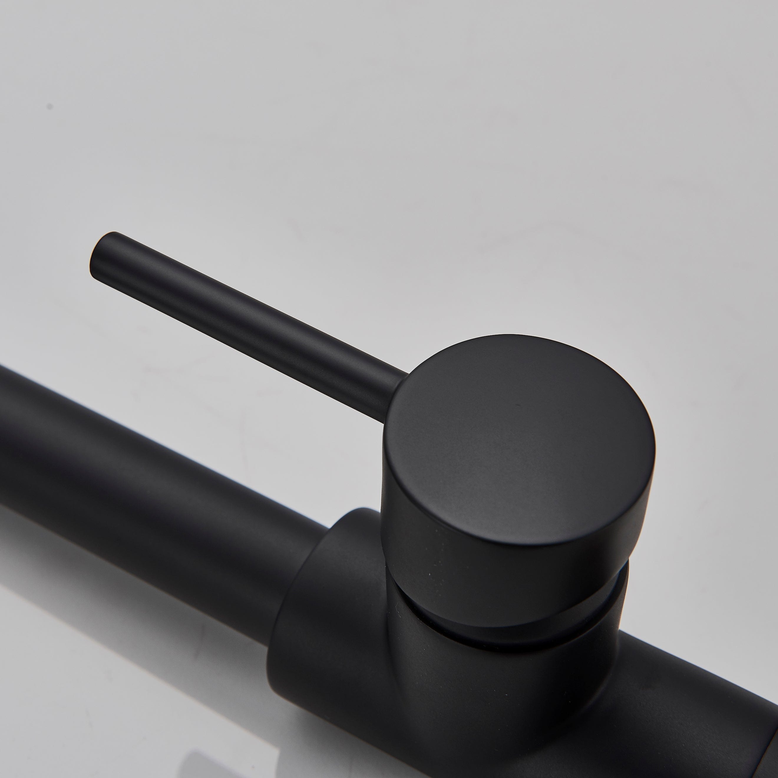 Baterie profesionala de bucatarie, cu dus flexibil, 2 functii de curgere, negru mat, cod 1335