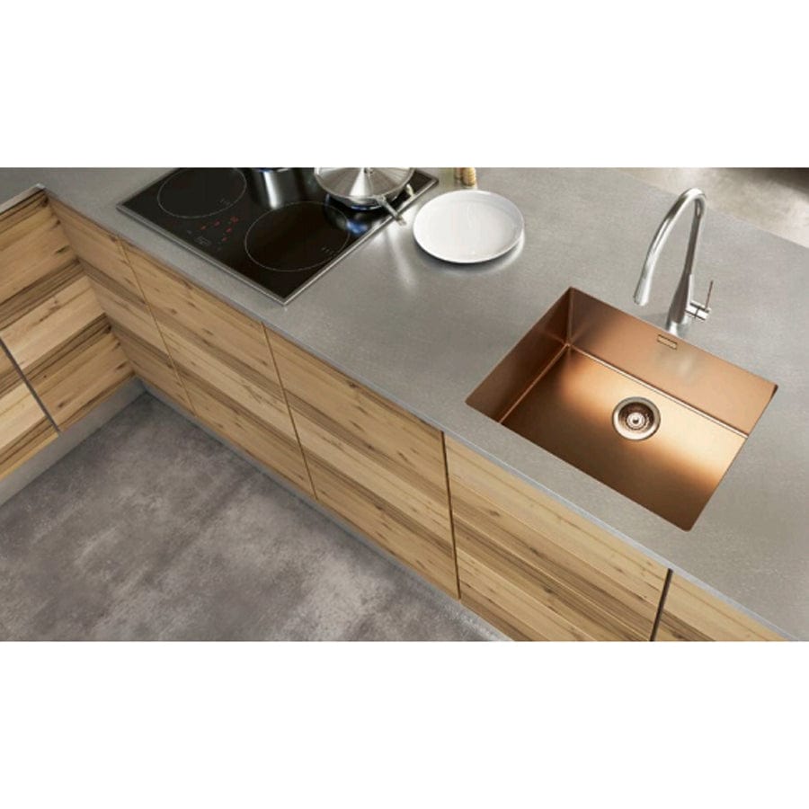 Chiuveta bucatarie inox cu strat PVD ceramic culoare cupru cu montaj pe/sub blat + accesorii montaj, 550x450x200 mm, cod 6067
