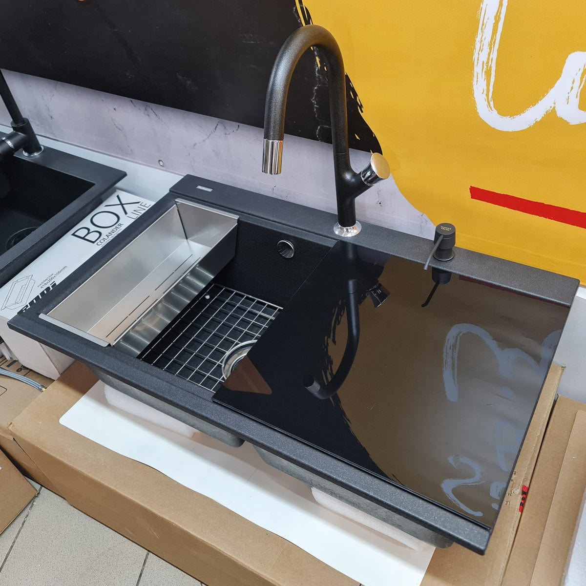 Dozator Sapun Negru Metalic Full cu particule Titanium si recipient din ABS, cod:6020