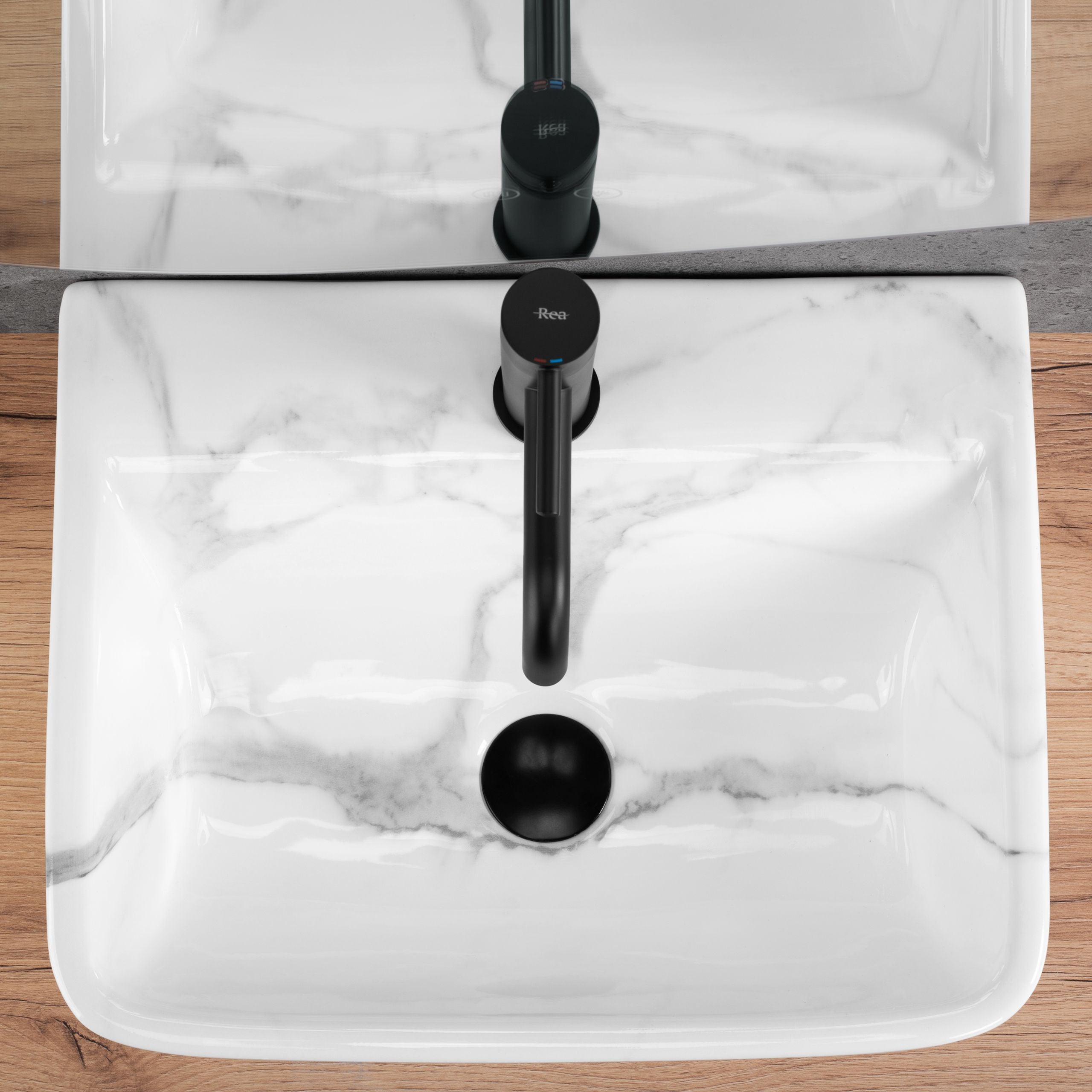 Lavoar baie pe blat dreptunghiular 45,5 cm ceramic imitație marmură alb lucios – Rea Altea Cloudy