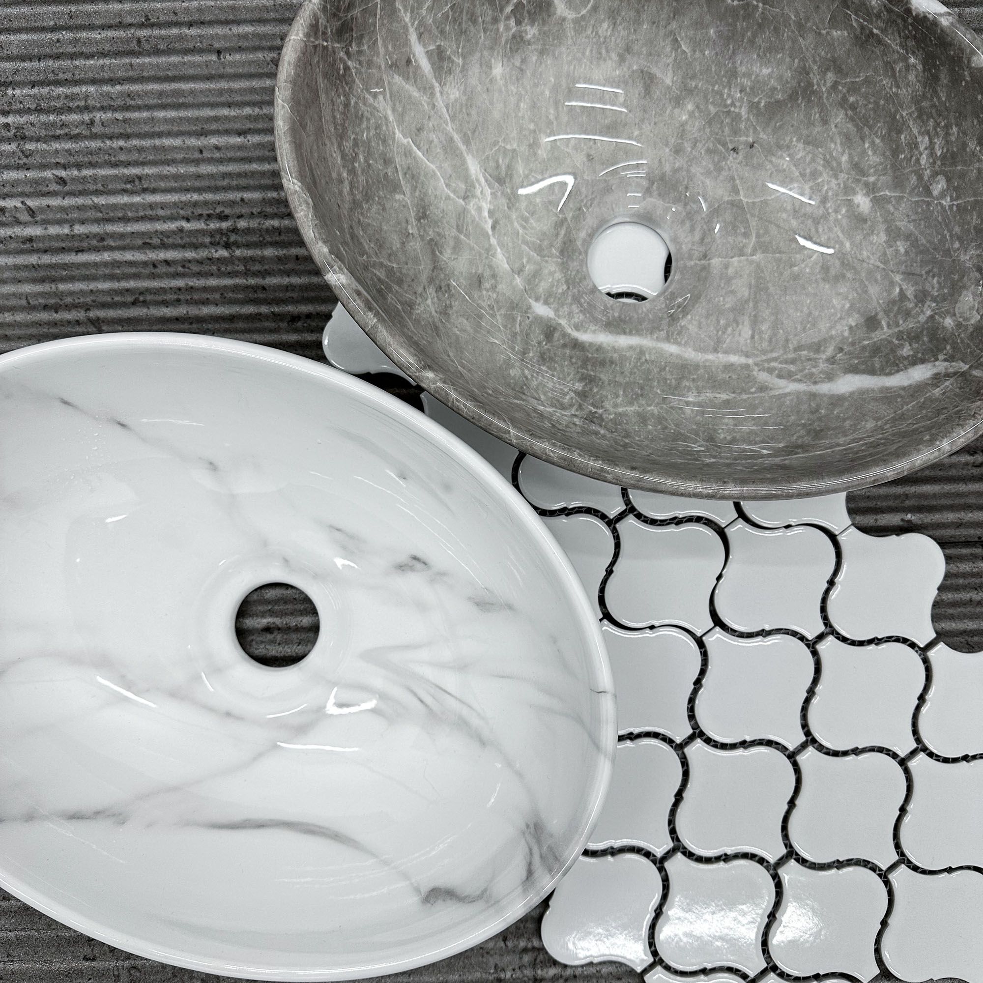 Lavoar baie pe blat oval 35 cm ceramic imitație piatră gri lucios – Rea Sofia Mini Grigio