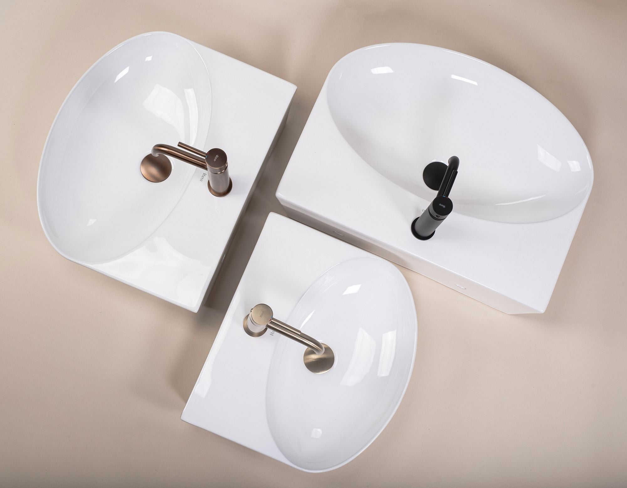 Lavoar baie pe blat semicircular 46 cm ceramic alba lucios – Rea Kim 46