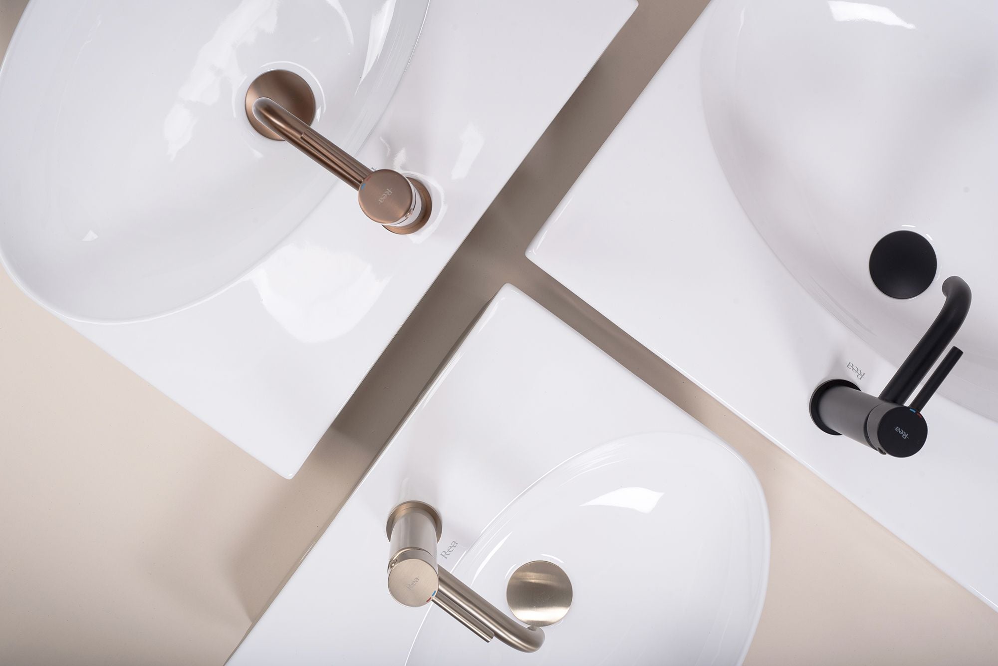 Lavoar baie pe blat semicircular 46 cm ceramic alba lucios – Rea Kim 46