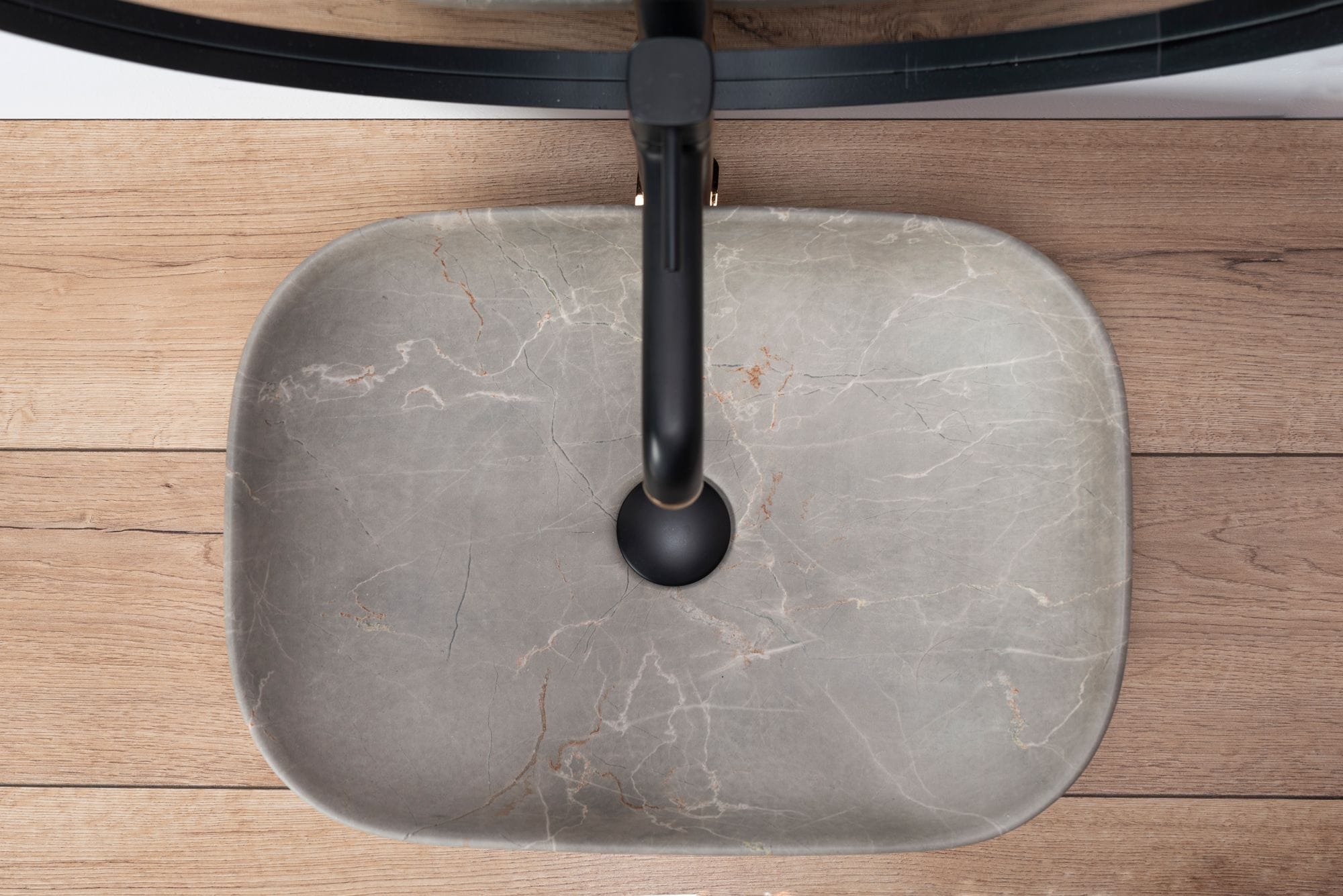 Lavoar ceramic pe blat Rea Livia, 46.5 cm, bej