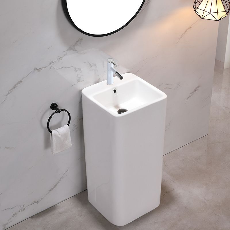 Lavoar freestanding Rea Calani Frida, 40 cm, alb
