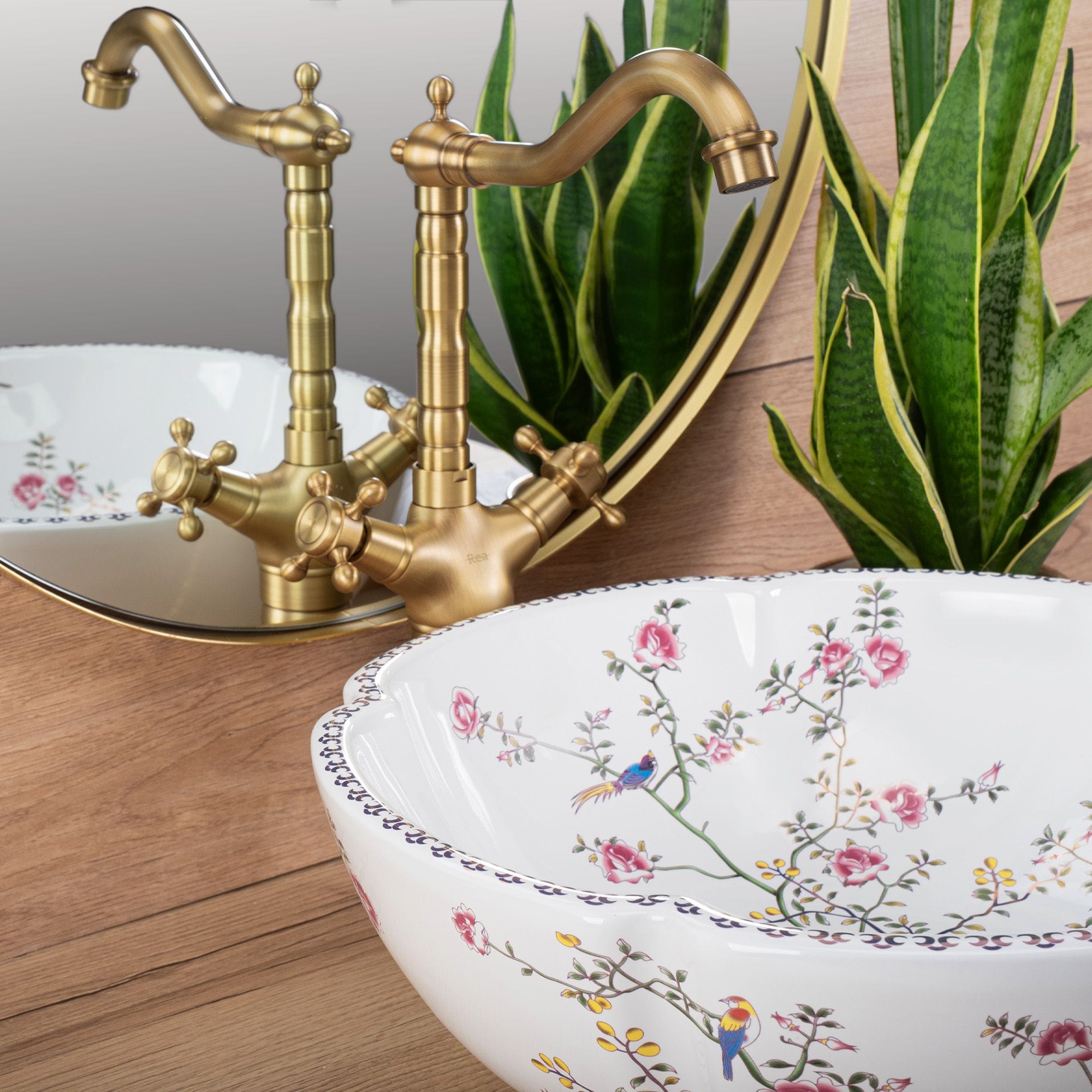 Lavoar pe blat ceramic Rea Felicia, latime de 42.5 cm, alb inflorat