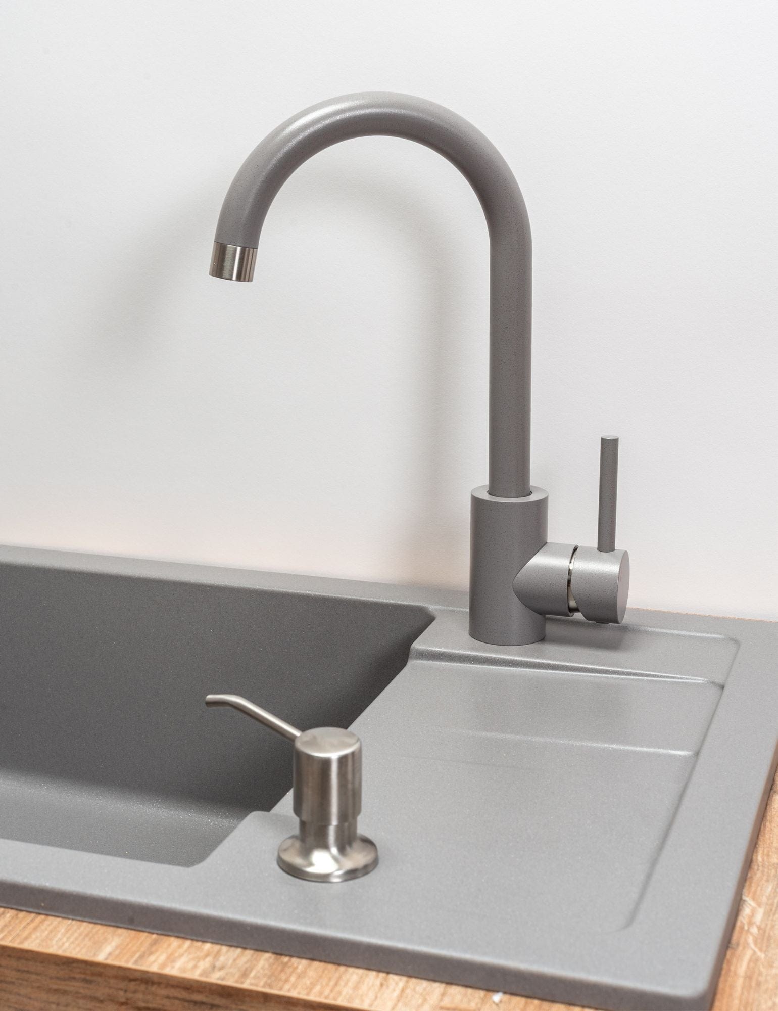 Set chiuvetă bucătărie granit Nils gri, baterie, dozator detergent, sifon și scurgere, 310x620x160 mm