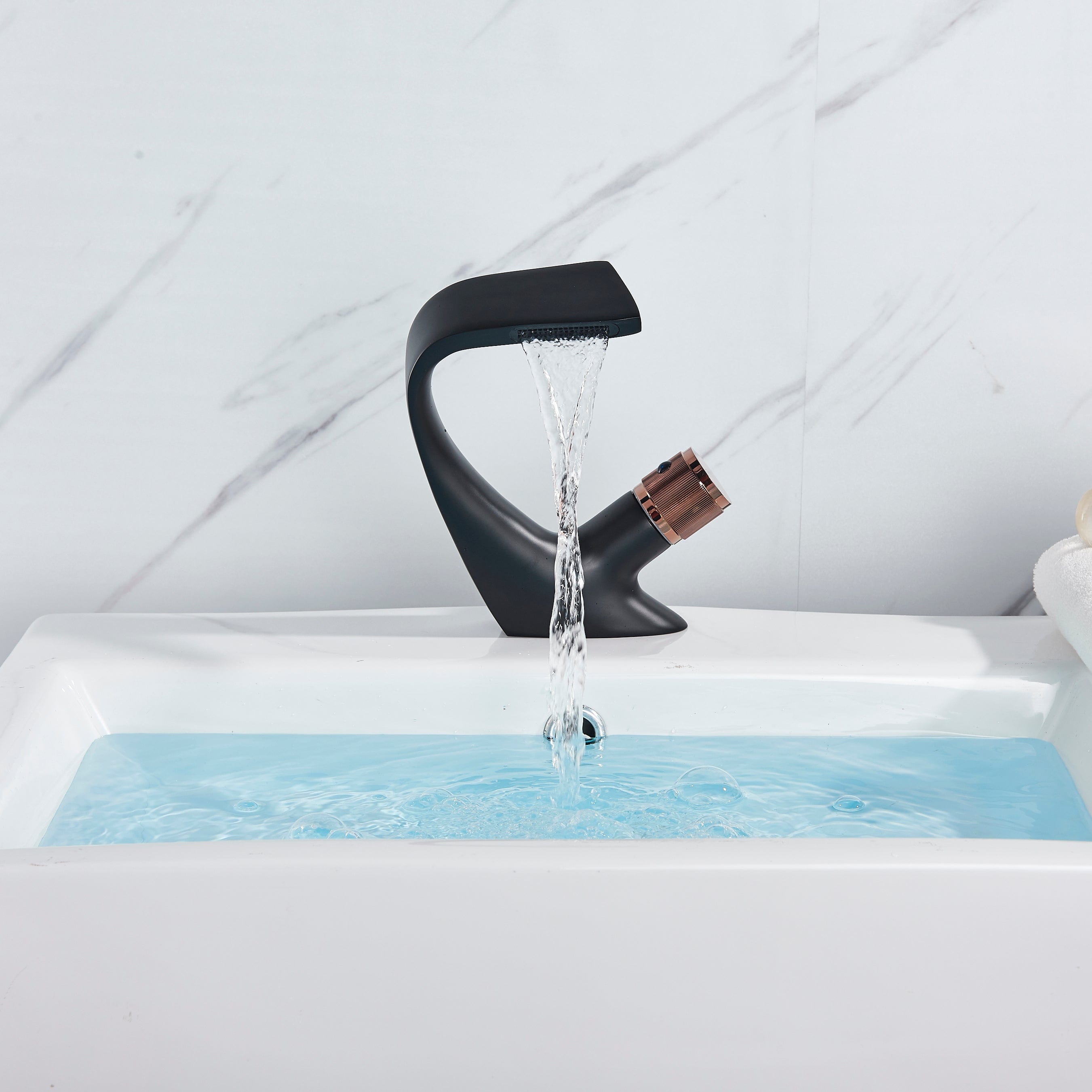 Baterie lavoar cu un singur maner si orificiu, tip cascada, negru cu bronz, cod 1292