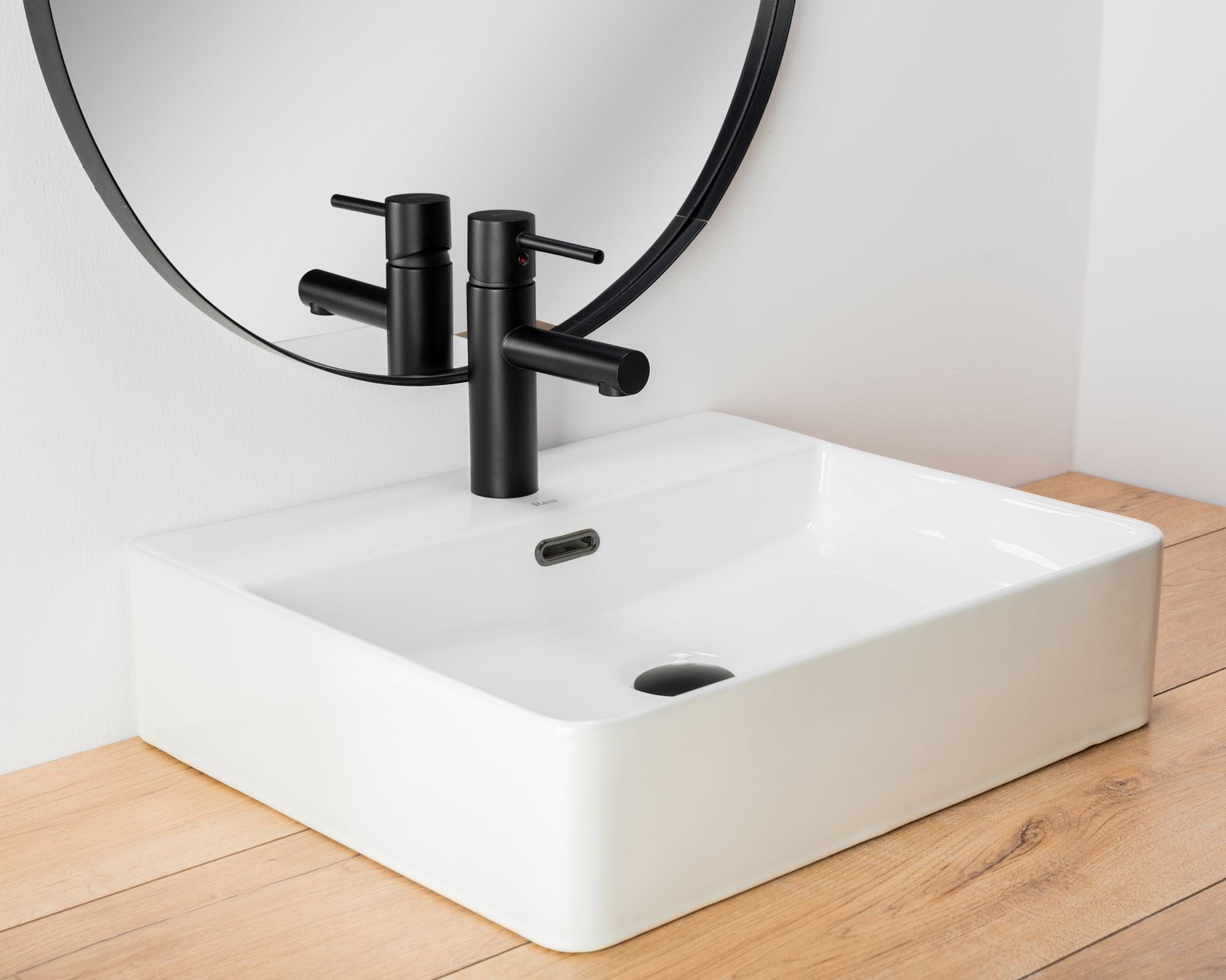 Baterie pentru lavoar Rea Tess Low, negru mat