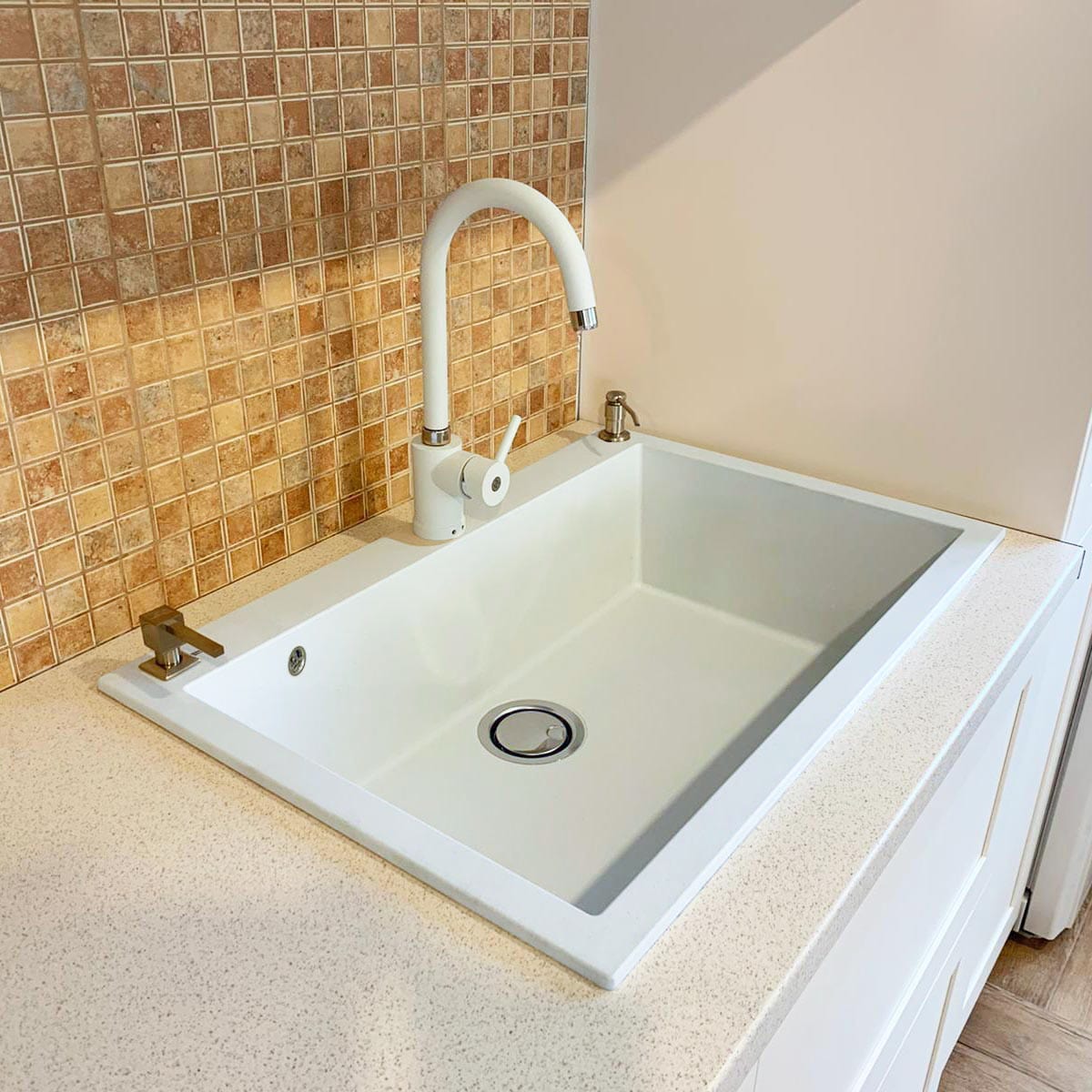 Chiuveta bucatarie granit Polar White + accesorii montaj, 760x500x200 mm, cod 6012