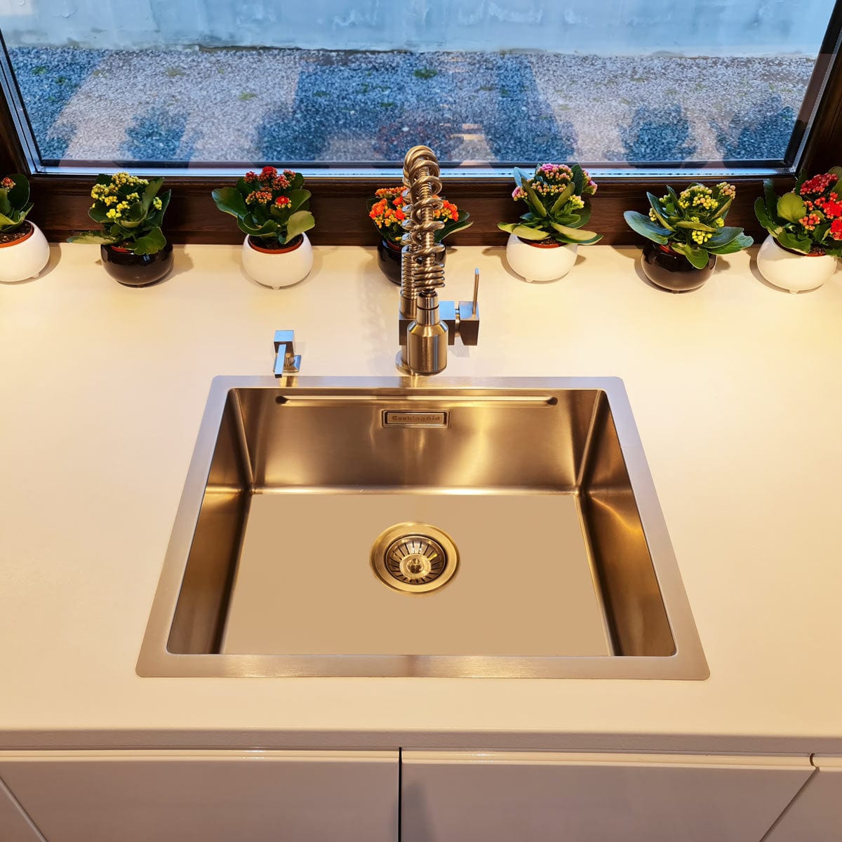 Chiuveta bucatarie inox + Bonus: tocator Versus din ABS reversibil in scurgator vase + accesorii montaj, 550x450x200 mm, cod 6014
