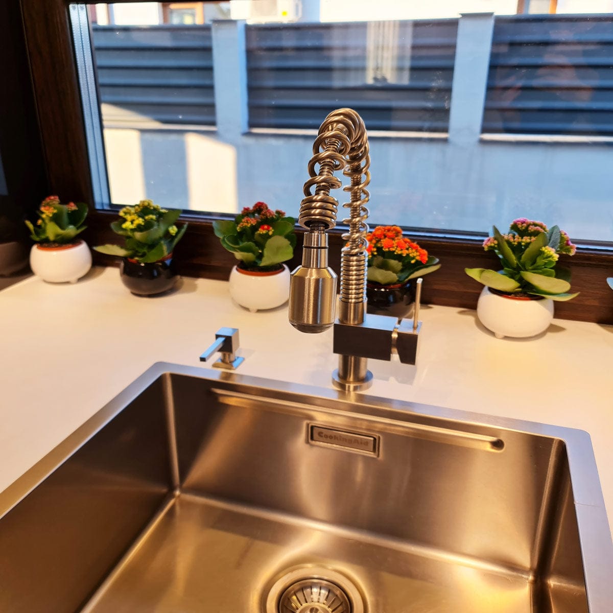 Chiuveta bucatarie inox + Bonus: tocator Versus din ABS reversibil in scurgator vase + accesorii montaj, 550x450x200 mm, cod 6014