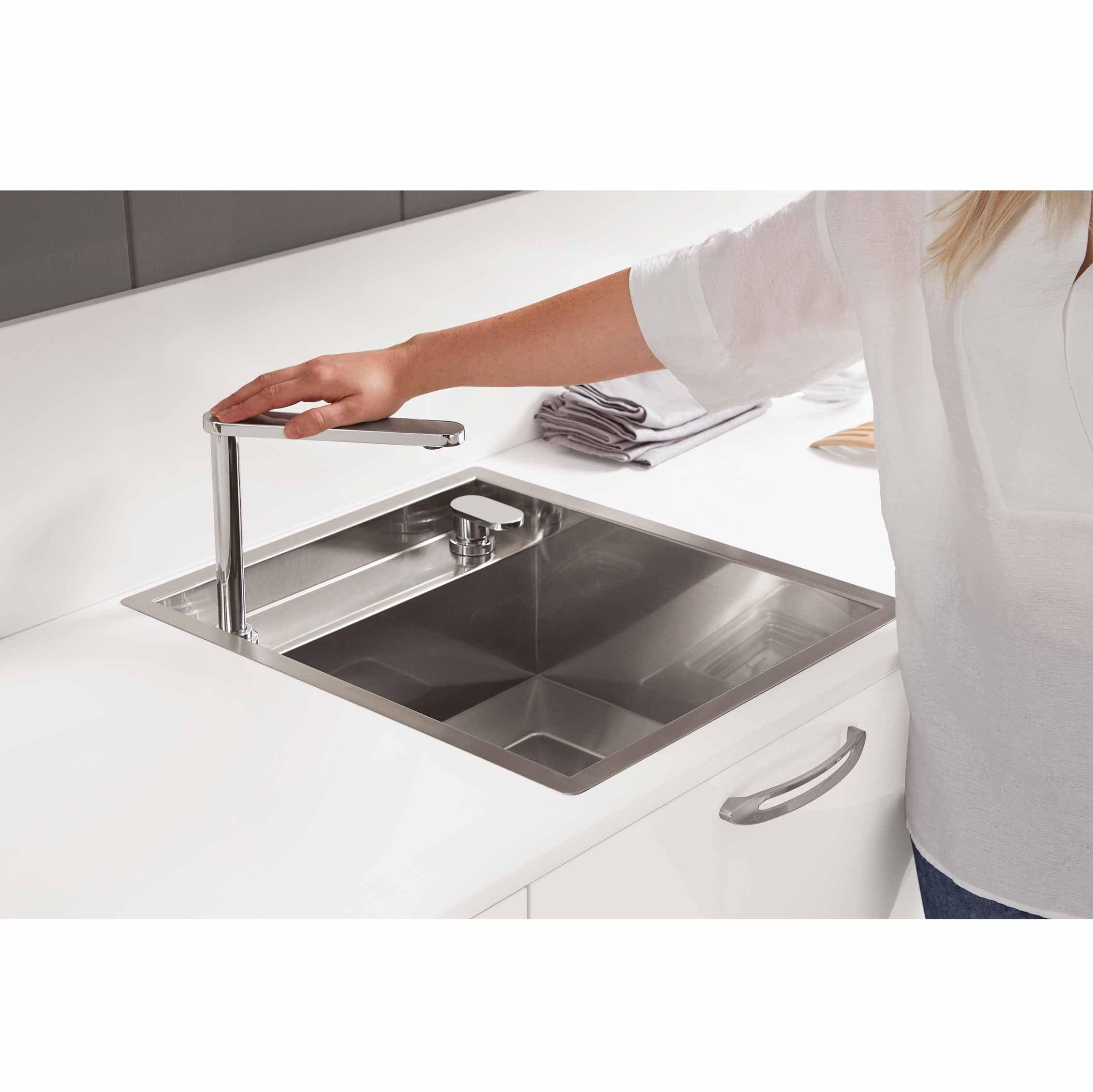Chiuveta bucatarie inox cu baterie telescopica integrata, capac scurgere invizibil, tocator sticla temperizata + accesorii montaj, 527x447x200 mm, cod: 6006