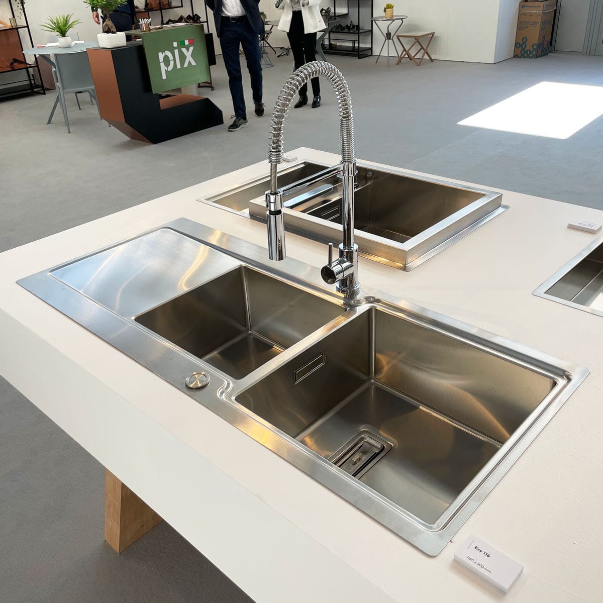 Chiuveta bucatarie inox dubla cu 2 cuve + picurator si ventil automat reversibila stanga/dreapta + accesorii montaj, 1160x500x200 mm cod 6072
