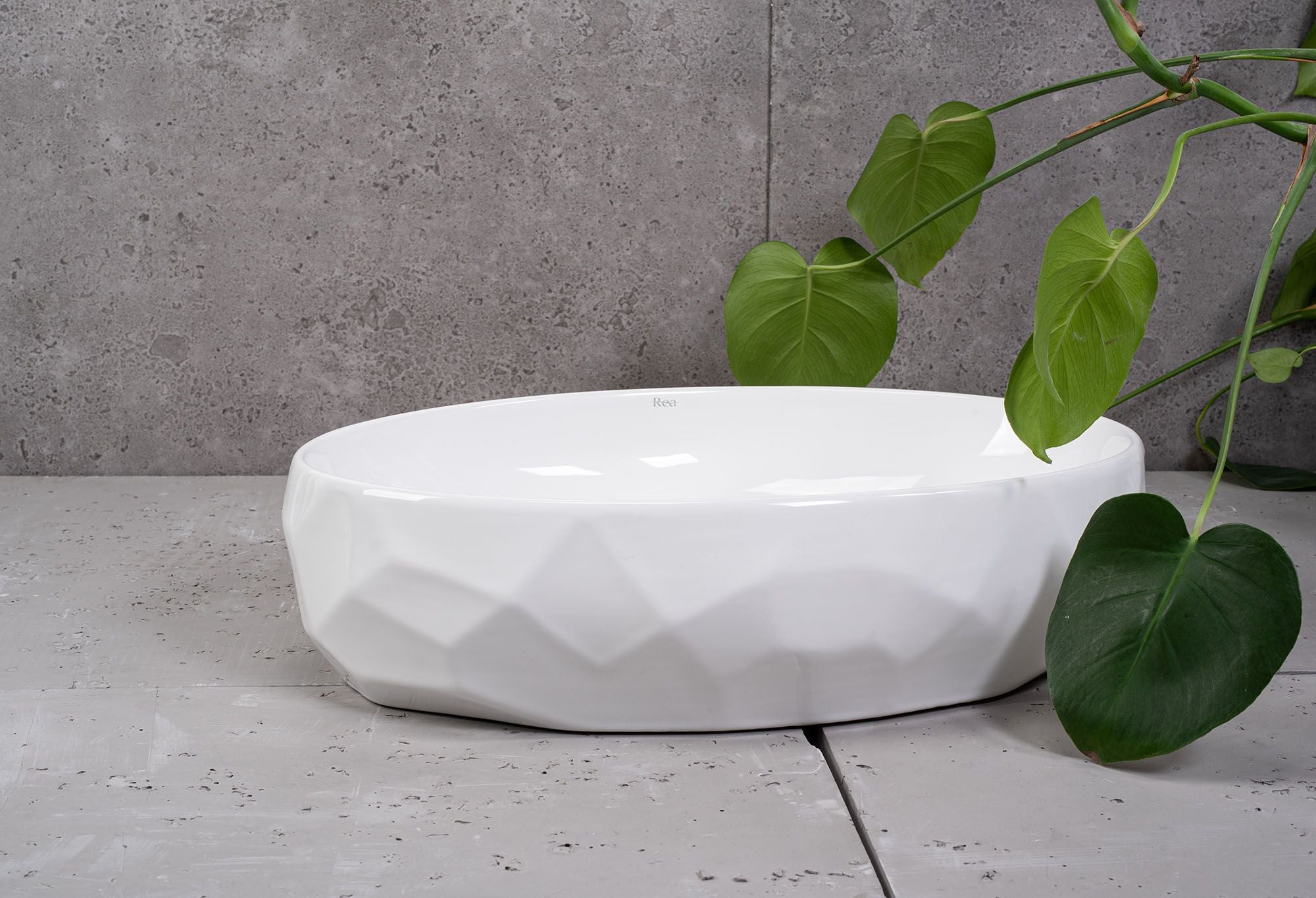 Lavoar baie pe blat oval 60 cm ceramică alb lucios – Rea Maya