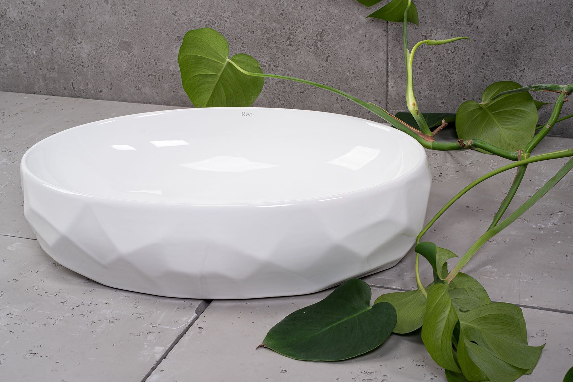 Lavoar baie pe blat oval 60 cm ceramică alb lucios – Rea Maya