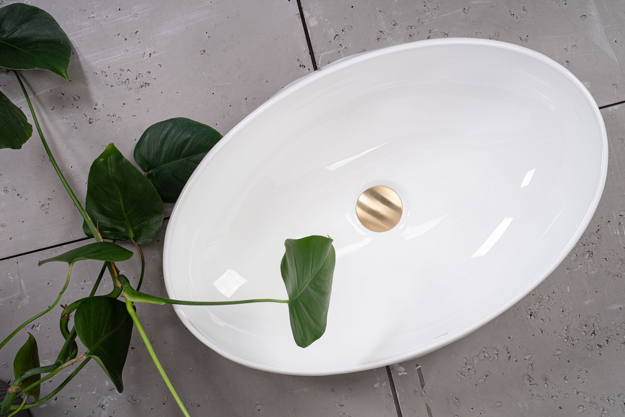 Lavoar baie pe blat oval 60 cm ceramică alb lucios – Rea Maya